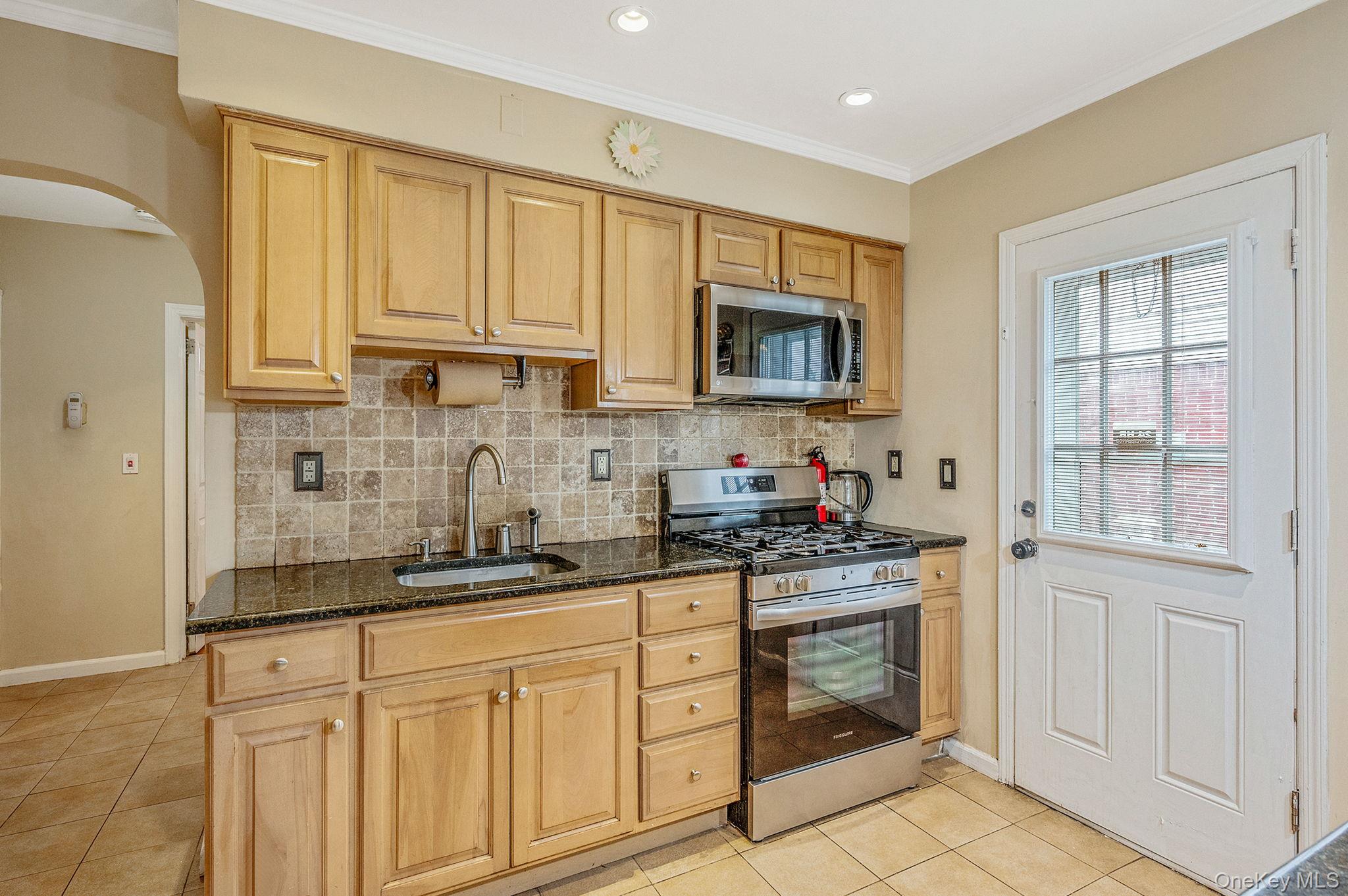 #11 photo, 58 N ROCKAWAY Avenue, ナッソー郡 Lynbrook , NY 11563