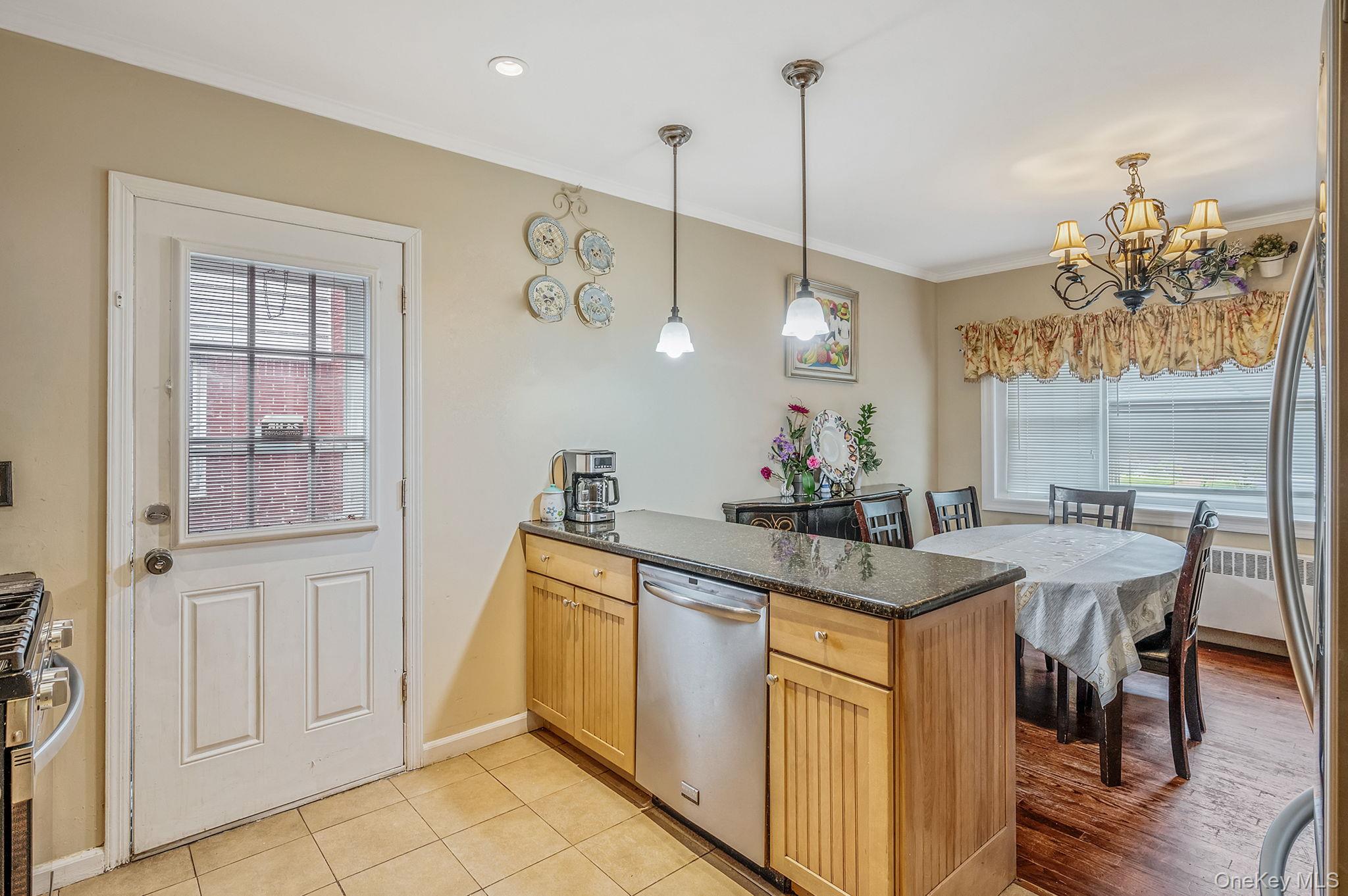 #12 photo, 58 N ROCKAWAY Avenue, ナッソー郡 Lynbrook , NY 11563