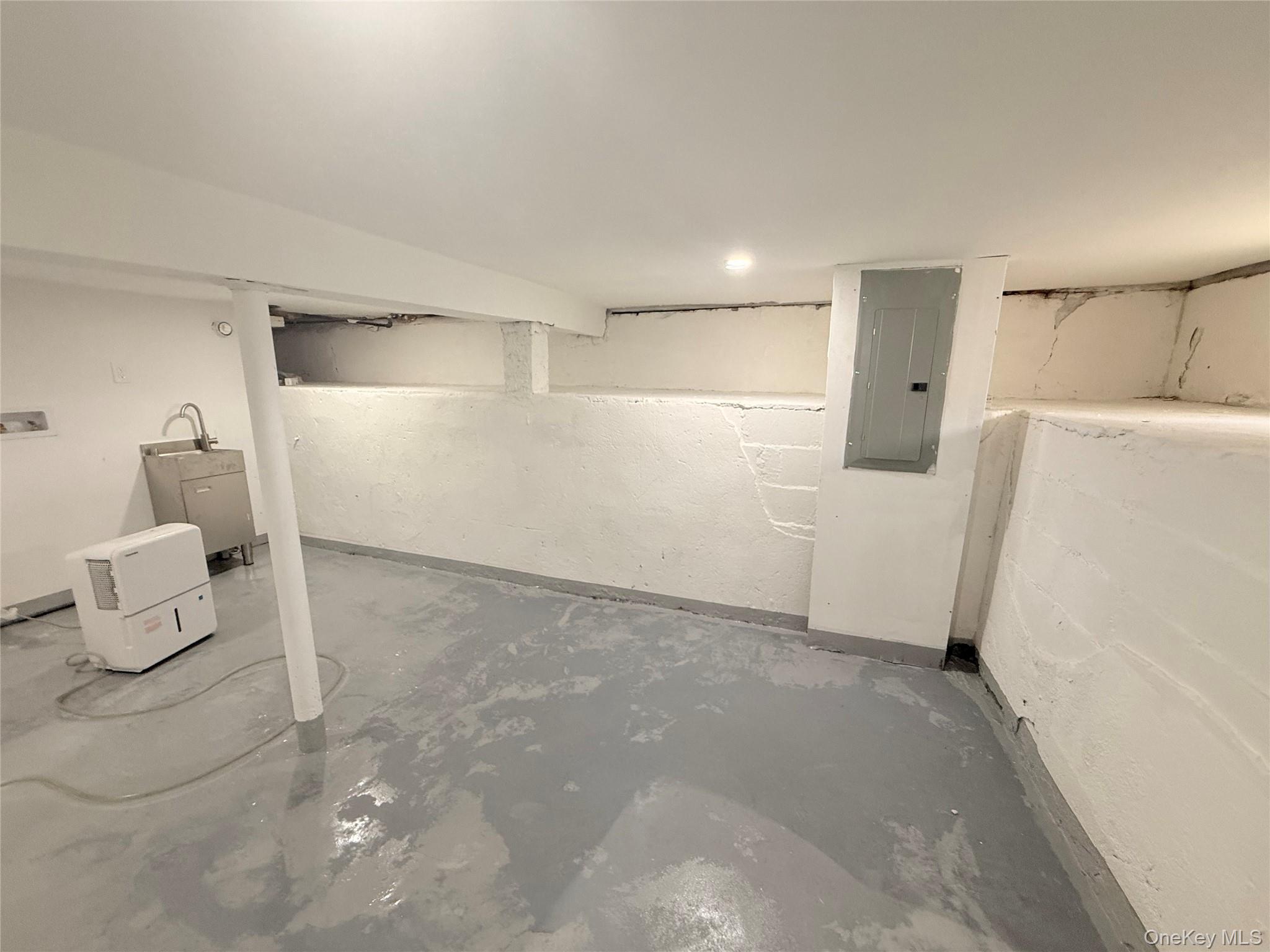 #12 photo, 110 Saint Francis Street, ナッソー郡 Roosevelt , NY 11575