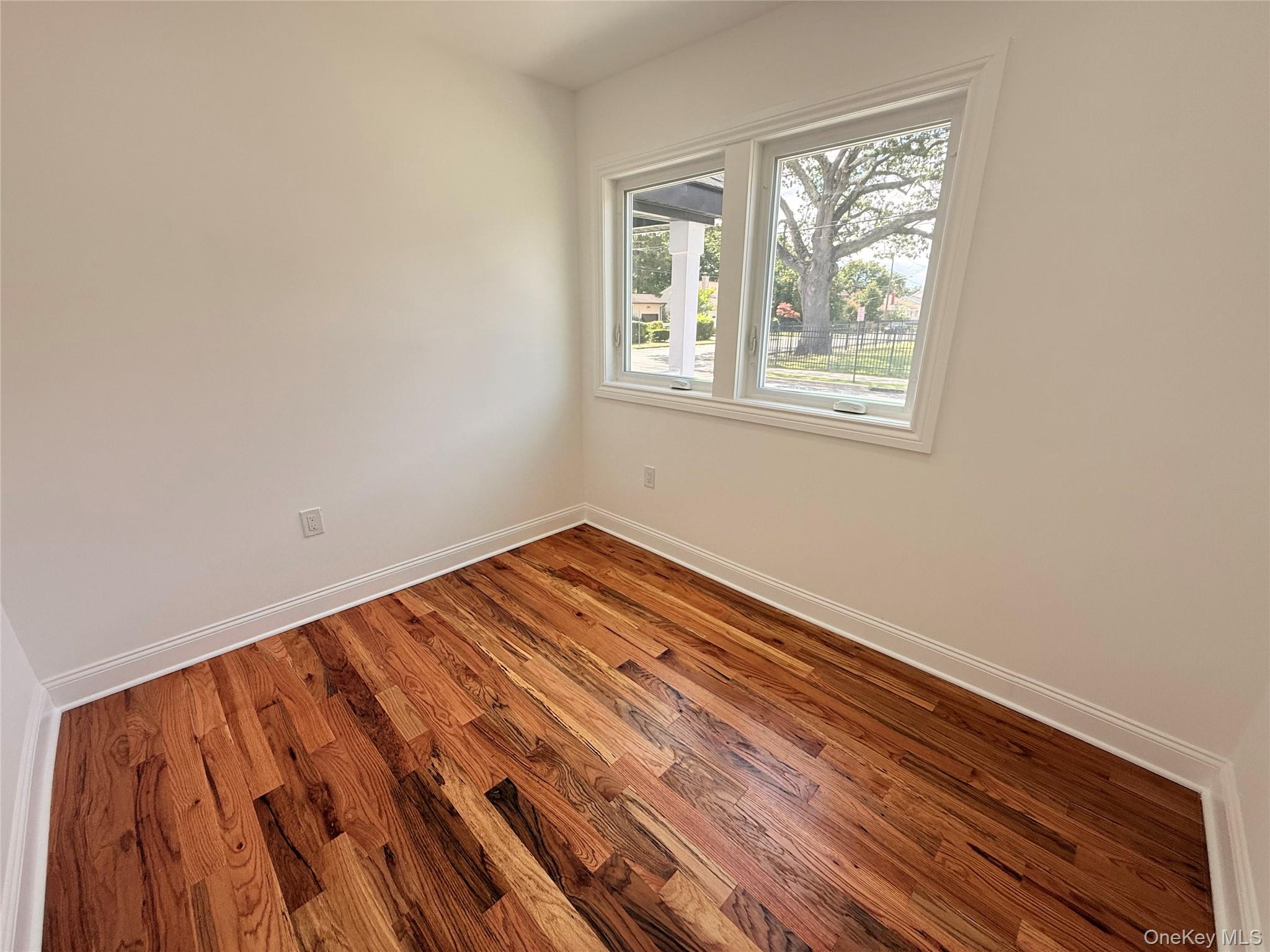 #14 photo, 110 Saint Francis Street, ナッソー郡 Roosevelt , NY 11575