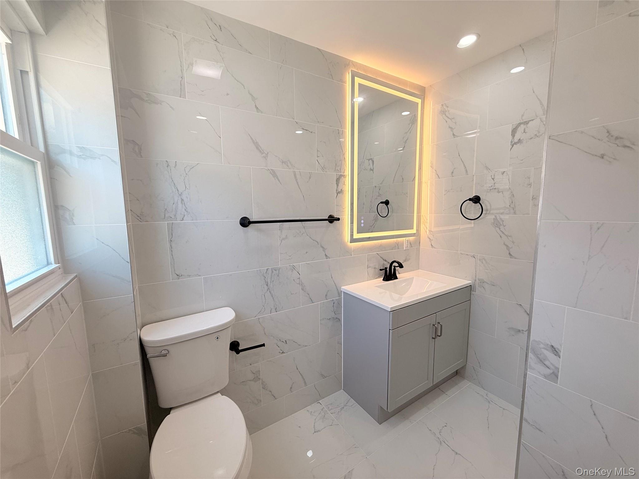 #17 photo, 110 Saint Francis Street, ナッソー郡 Roosevelt , NY 11575