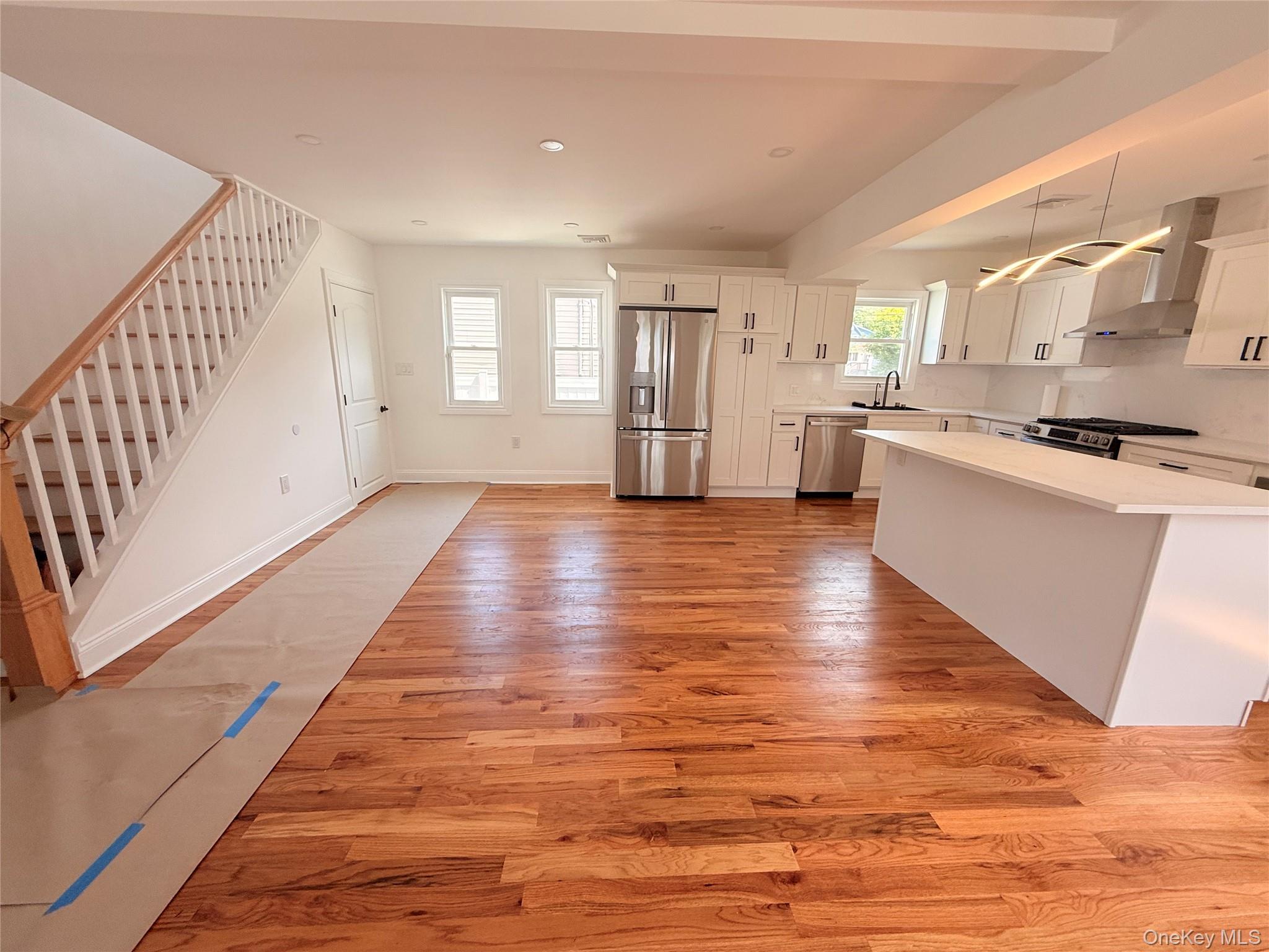 #5 photo, 110 Saint Francis Street, ナッソー郡 Roosevelt , NY 11575