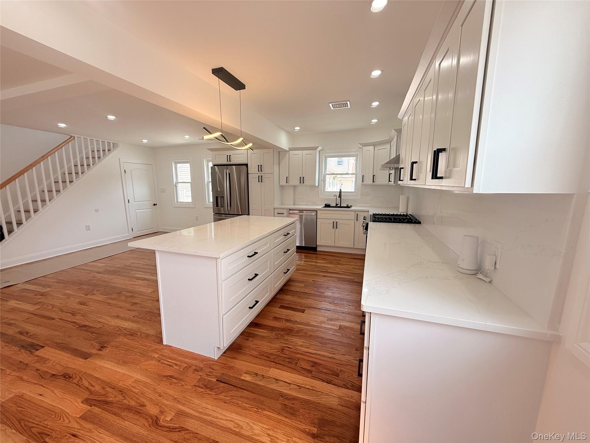 #7 photo, 110 Saint Francis Street, ナッソー郡 Roosevelt , NY 11575