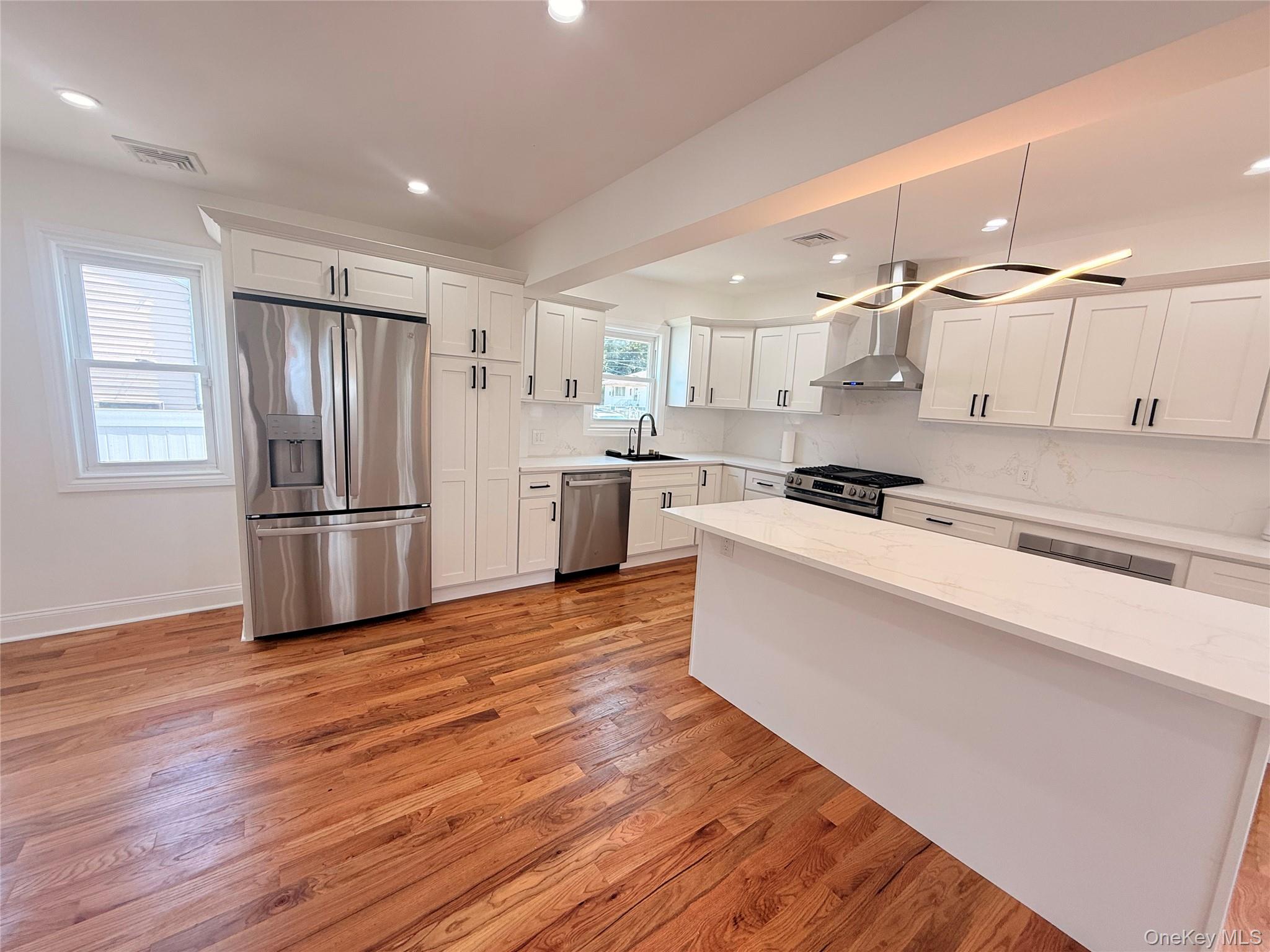 #9 photo, 110 Saint Francis Street, ナッソー郡 Roosevelt , NY 11575