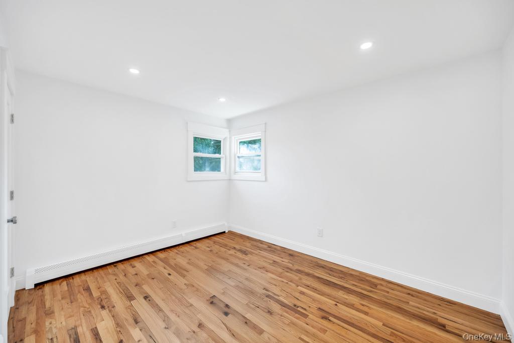 #16 photo, 104 Ralph Avenue, サフォーク郡 Babylon , NY 11702