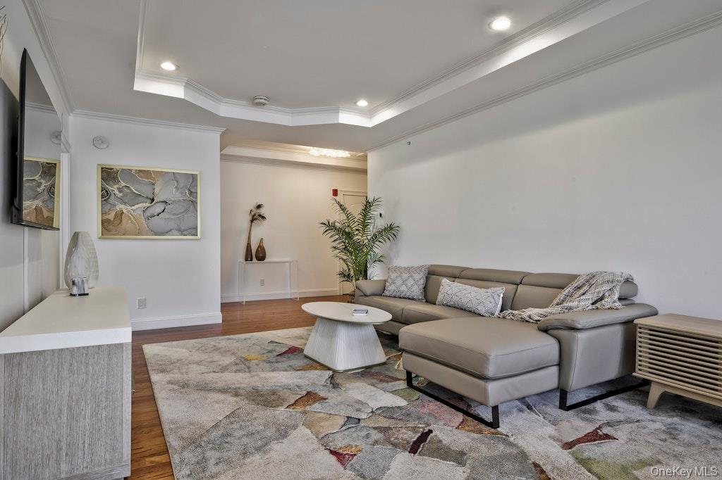 #7 photo, 323 Roosevelt Way, ナッソー郡 Westbury , NY 11590