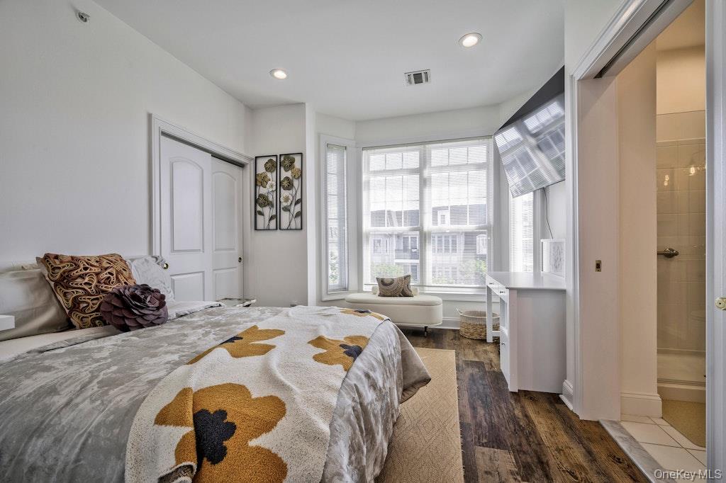 #8 photo, 323 Roosevelt Way, ナッソー郡 Westbury , NY 11590