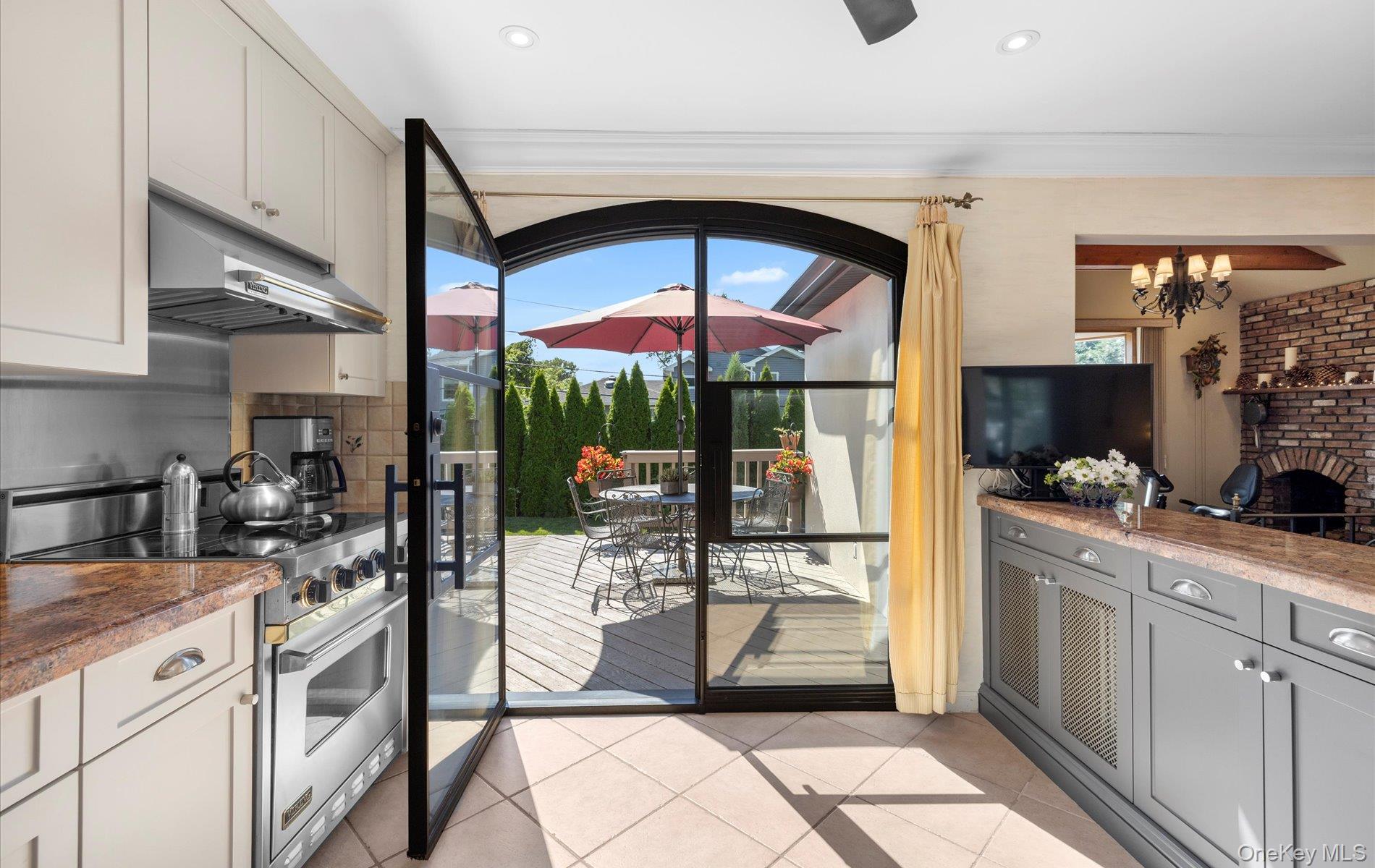 #10 photo, 14 John Drive, ナッソー郡 Old Bethpage , NY 11804