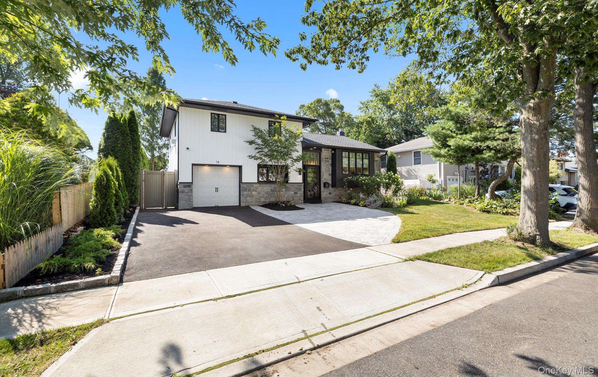 #2 photo, 14 John Drive, ナッソー郡 Old Bethpage , NY 11804