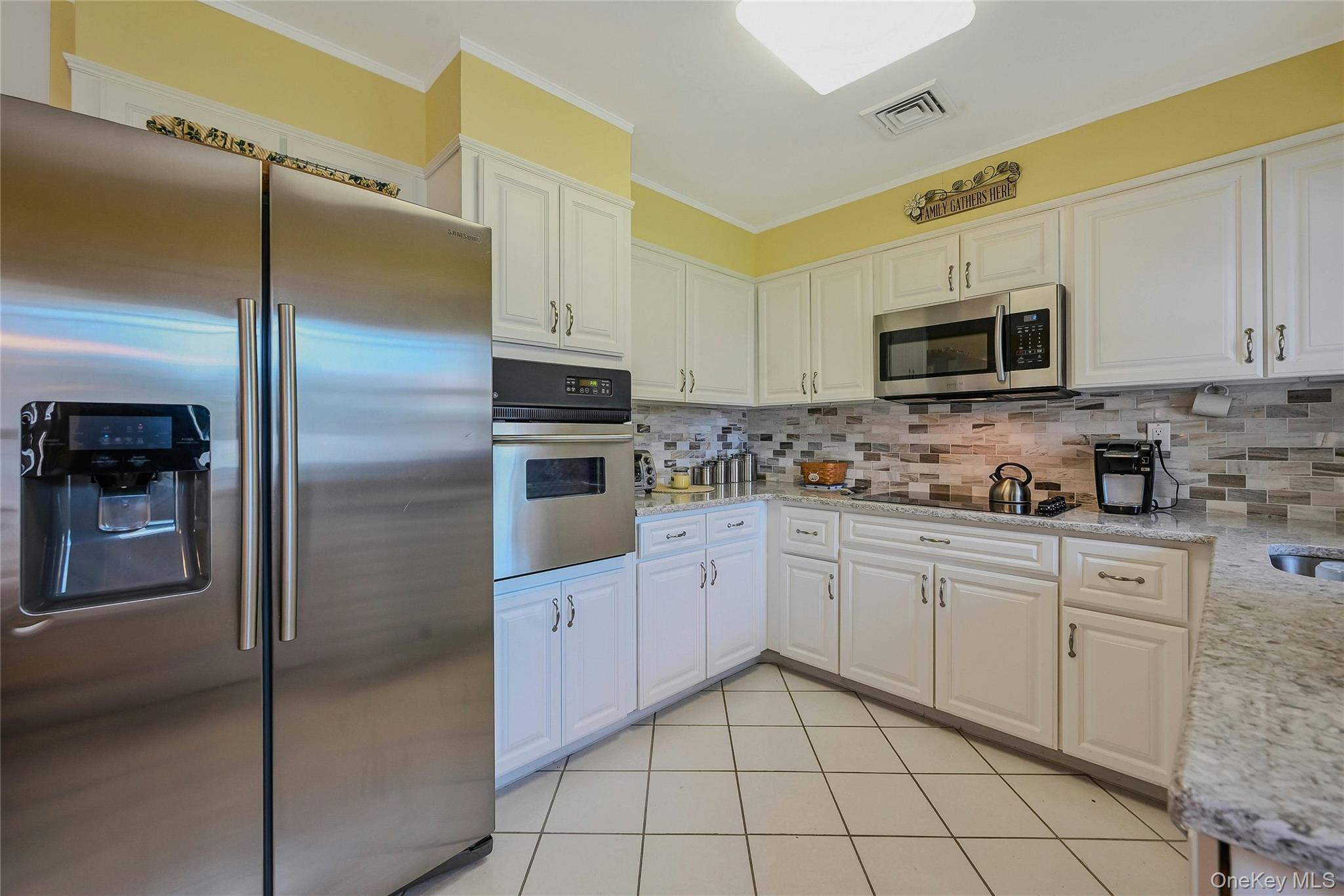 #14 photo, 98 A Eastbourne, サフォーク郡 Ridge , NY 11961