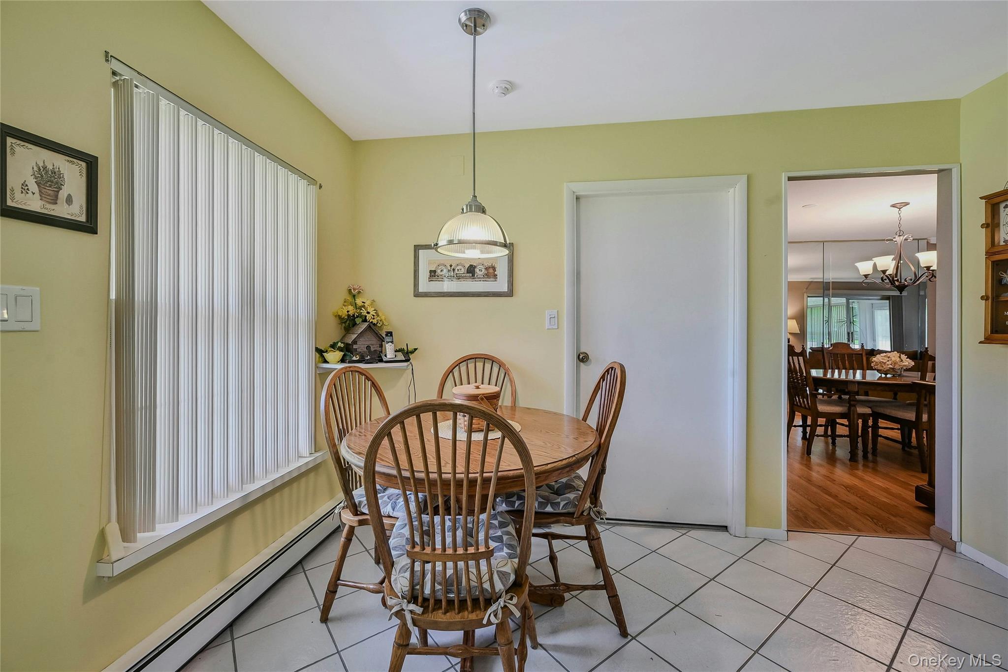 #15 photo, 98 A Eastbourne, サフォーク郡 Ridge , NY 11961