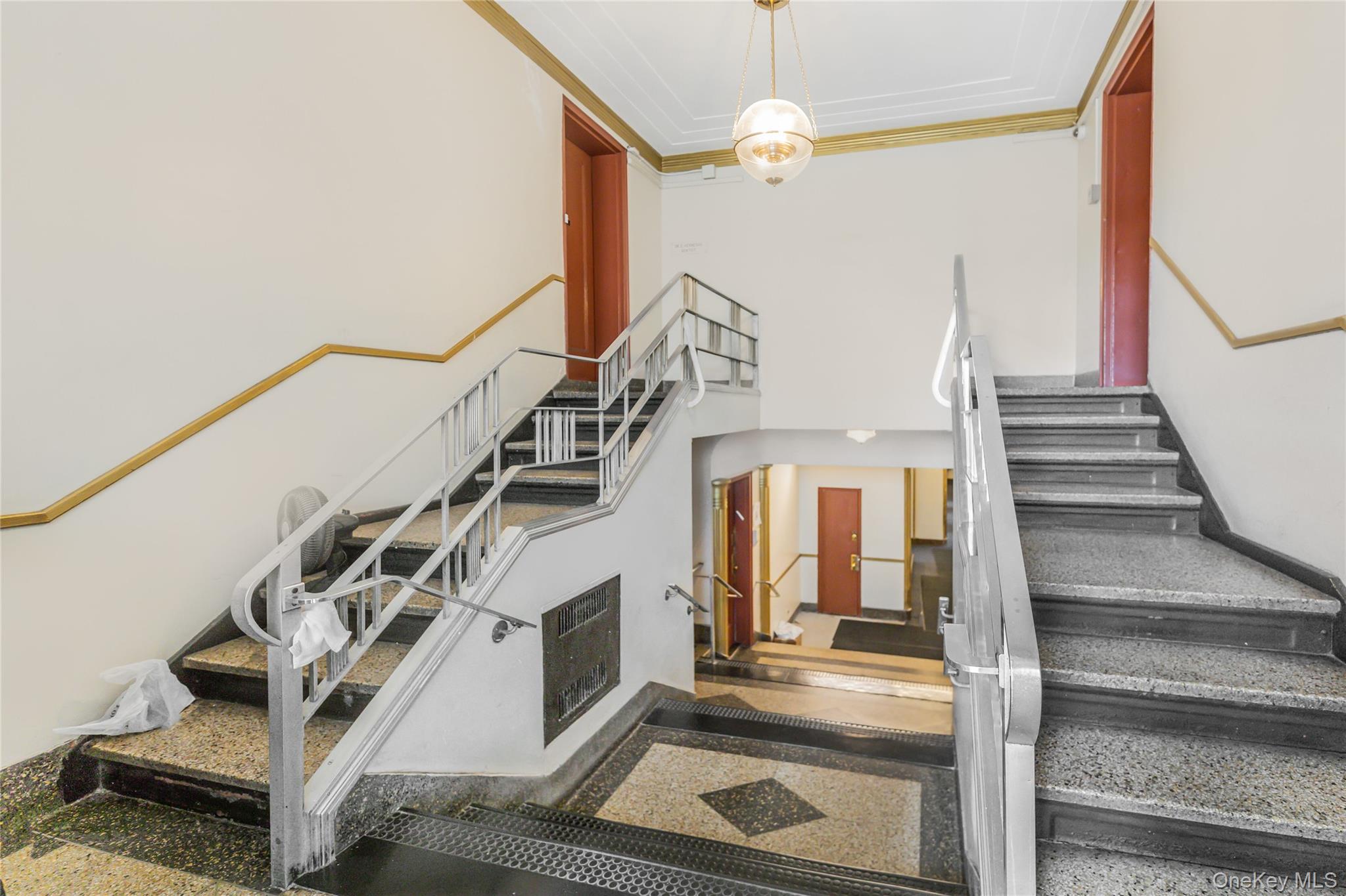 #4 photo, 860 Grand Concourse, ブロンクス区 Bronx , NY 10451