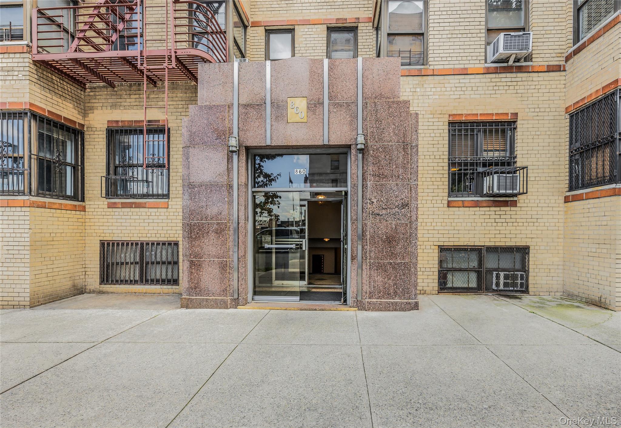 #5 photo, 860 Grand Concourse, ブロンクス区 Bronx , NY 10451