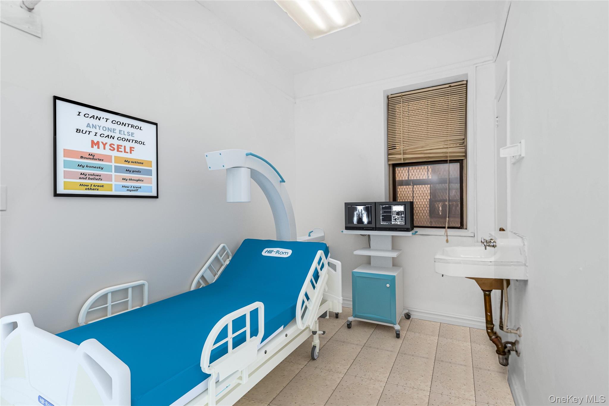 #9 photo, 860 Grand Concourse, ブロンクス区 Bronx , NY 10451