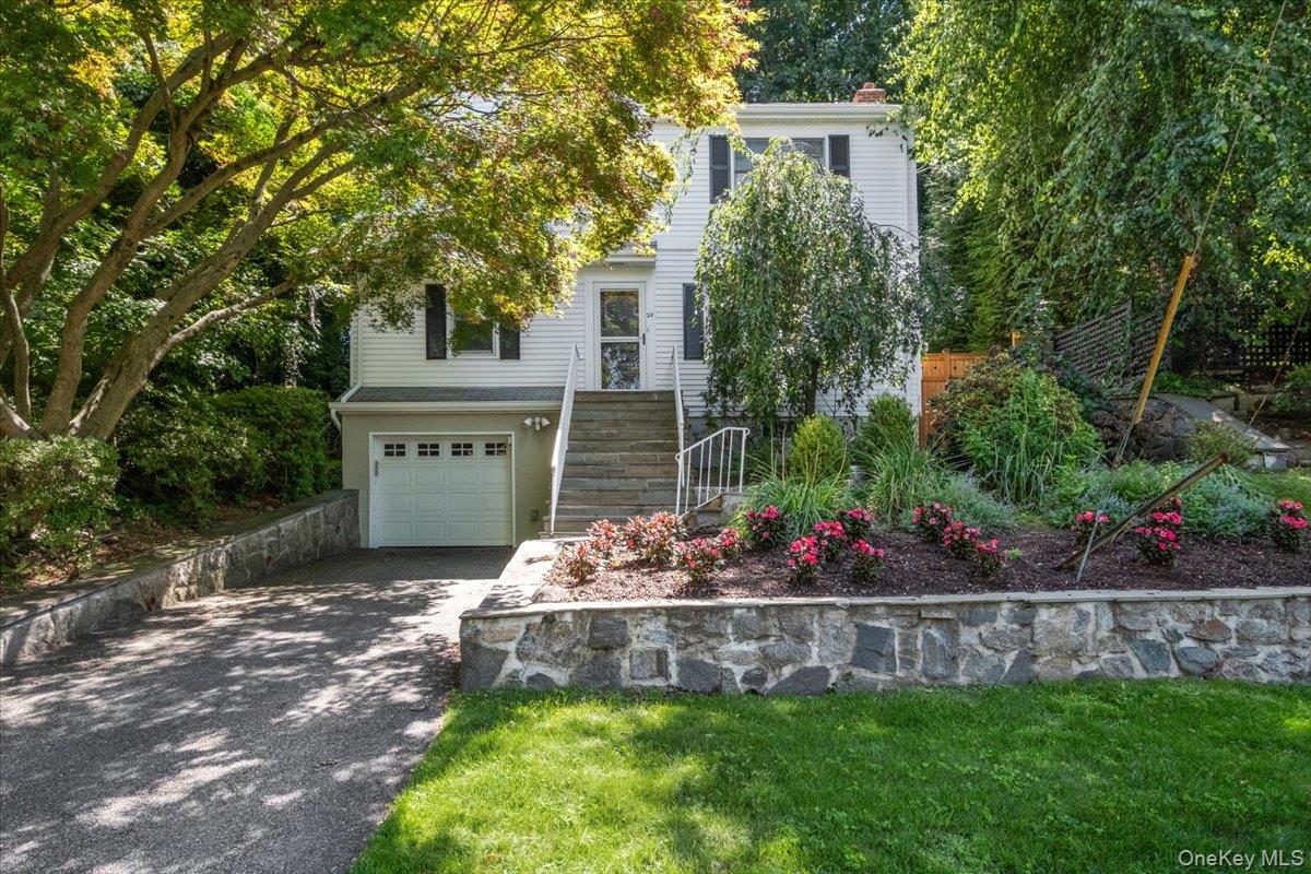 #1 photo, 28 Parkway Circle, Scarsdale , NY 10583