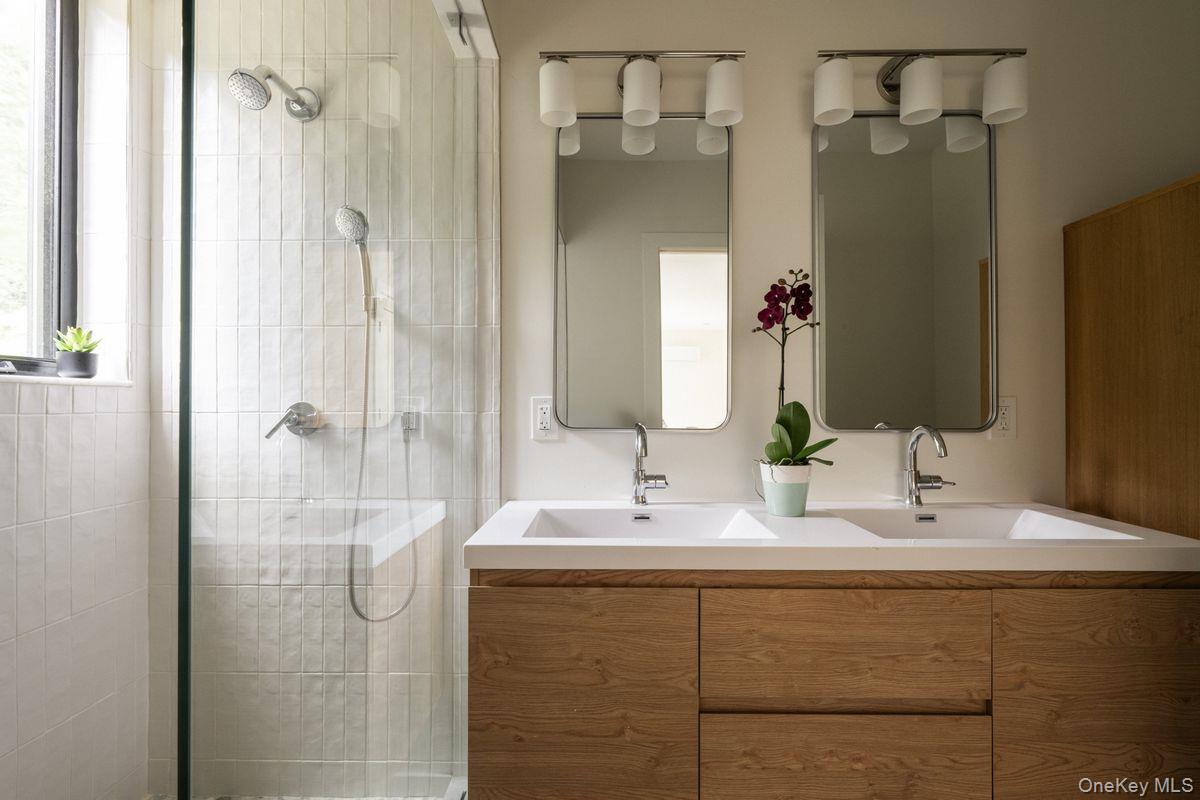 #13 photo, 4 Sarah Court, Rhinebeck , NY 12572