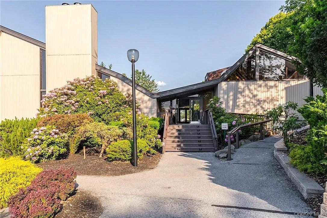 #18 photo, 4008 Deer Path, Poughkeepsie , NY 12603