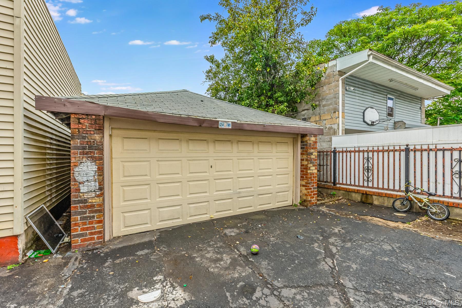 #13 photo, 37-33 100th Street, クイーンズ区 Corona , NY 11368