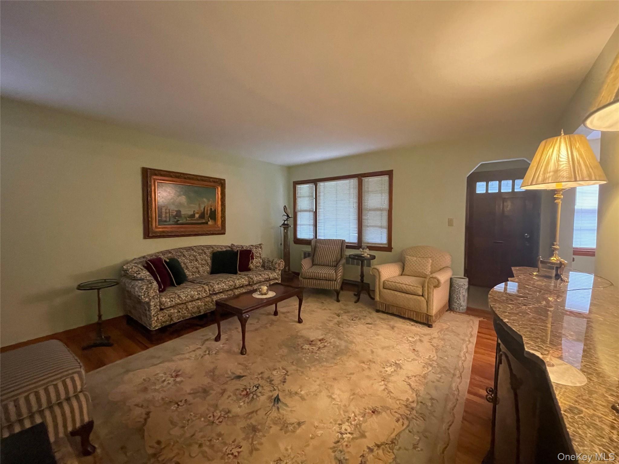 #8 photo, 501 New Hyde Park Road, ナッソー郡 New Hyde Park , NY 11040