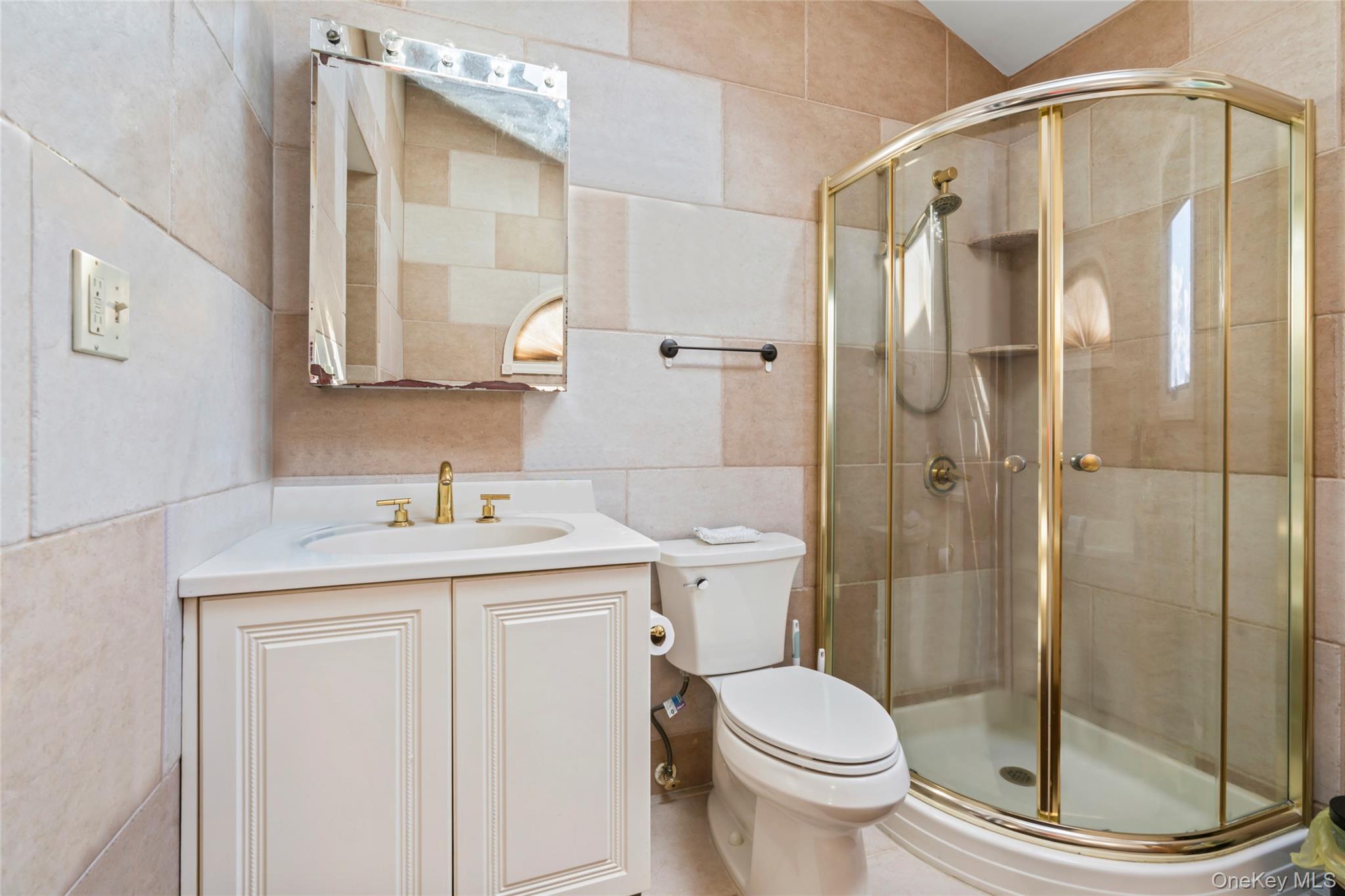 #15 photo, 52 Pickwick Drive, ナッソー郡 Syosset , NY 11791