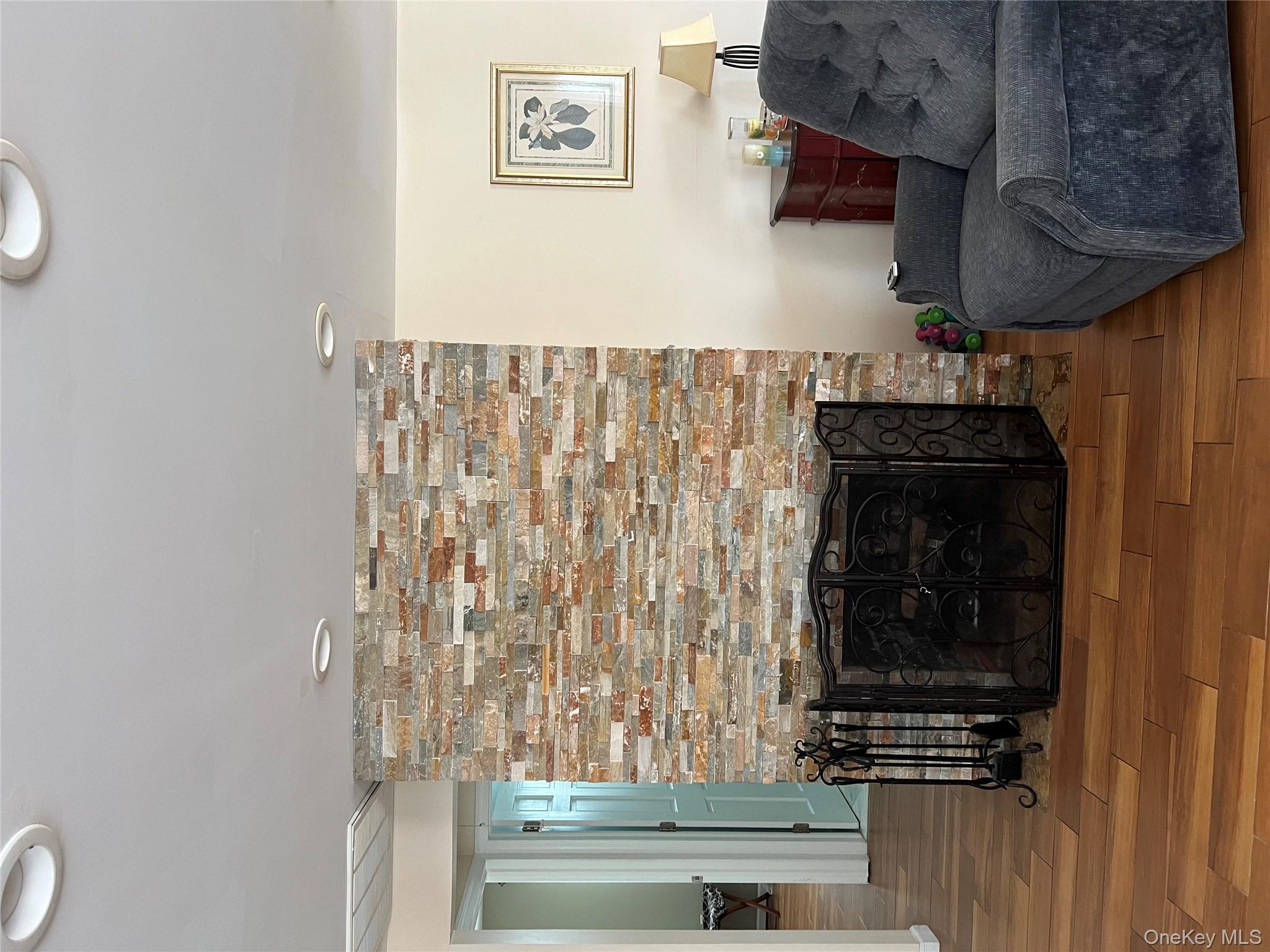 #5 photo, 615 W Walnut Street, ナッソー郡 Long Beach , NY 11561