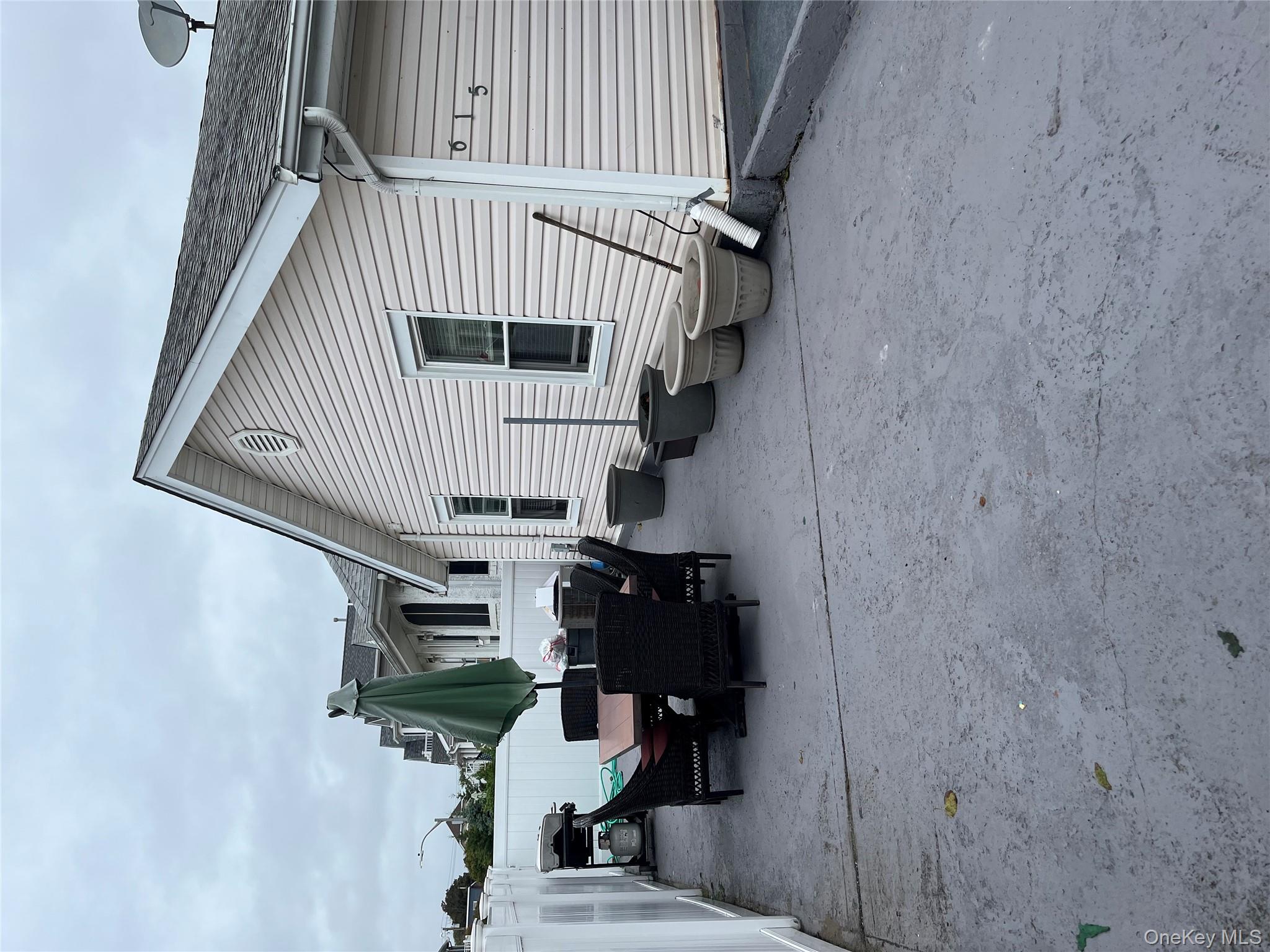 #8 photo, 615 W Walnut Street, ナッソー郡 Long Beach , NY 11561