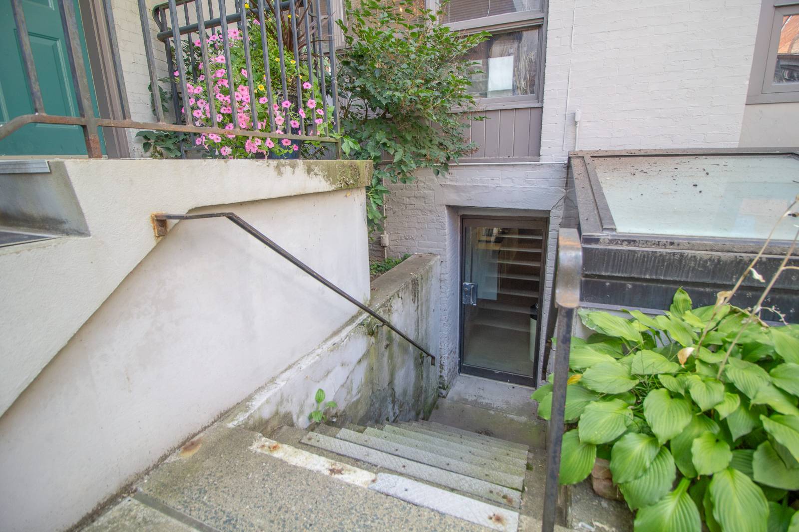 #27 photo, 28 2nd St, Troy , NY 12180