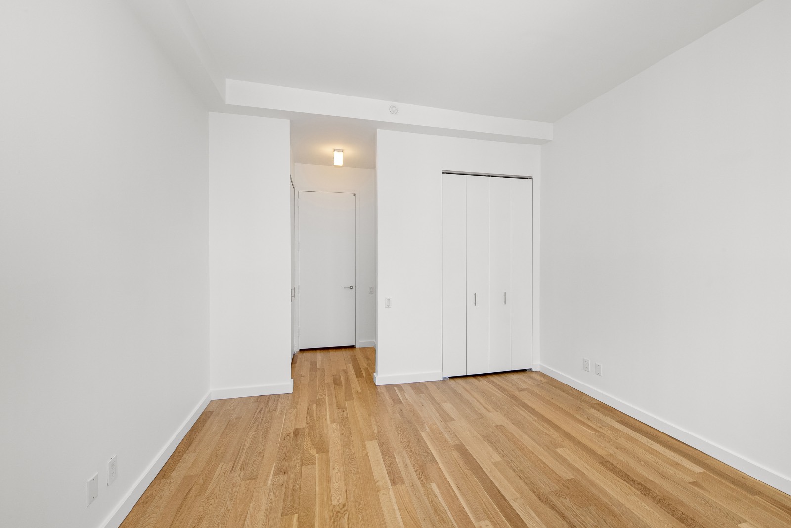 #13 photo, 325 Fifth Ave, マンハッタン New York , NY 10016