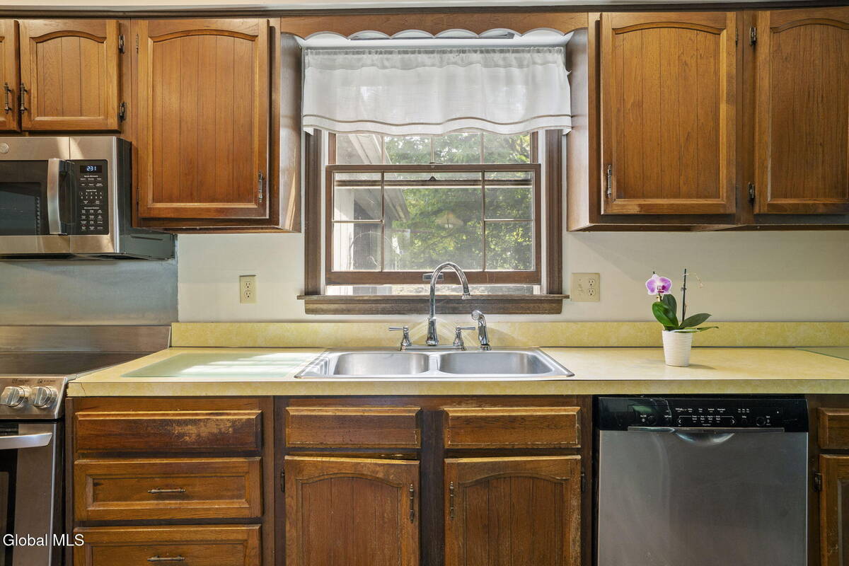 #27 photo, 176 High Rock Road, New Baltimore , NY 12192