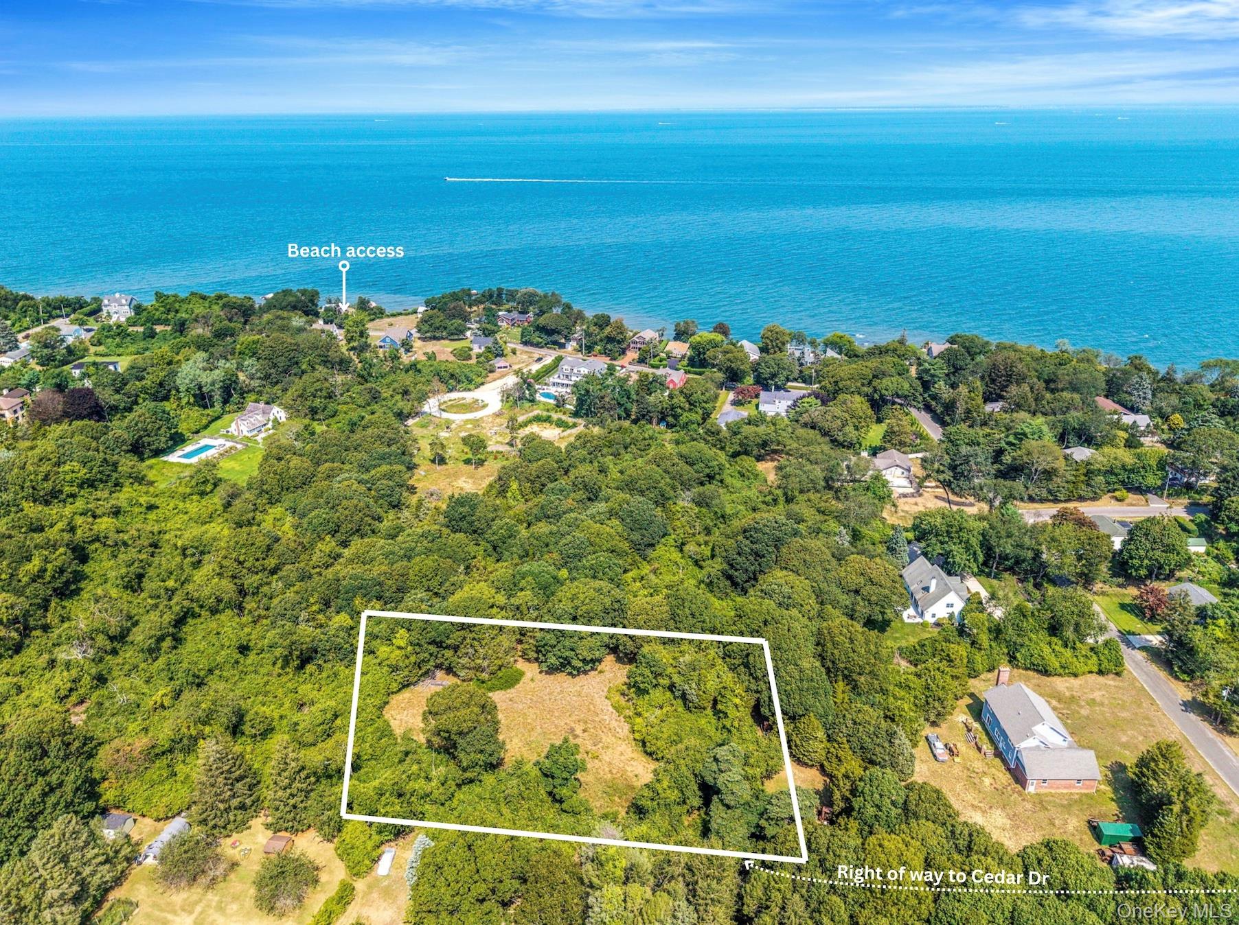 #1 photo, 702 Cedar Drive, サフォーク郡 East Marion , NY 11939