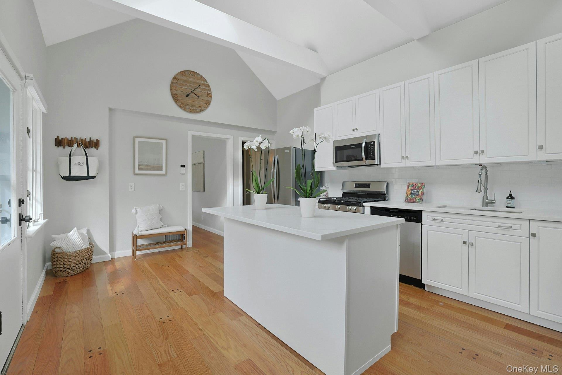 #10 photo, 200 Fort Hill Road, Scarsdale , NY 10583