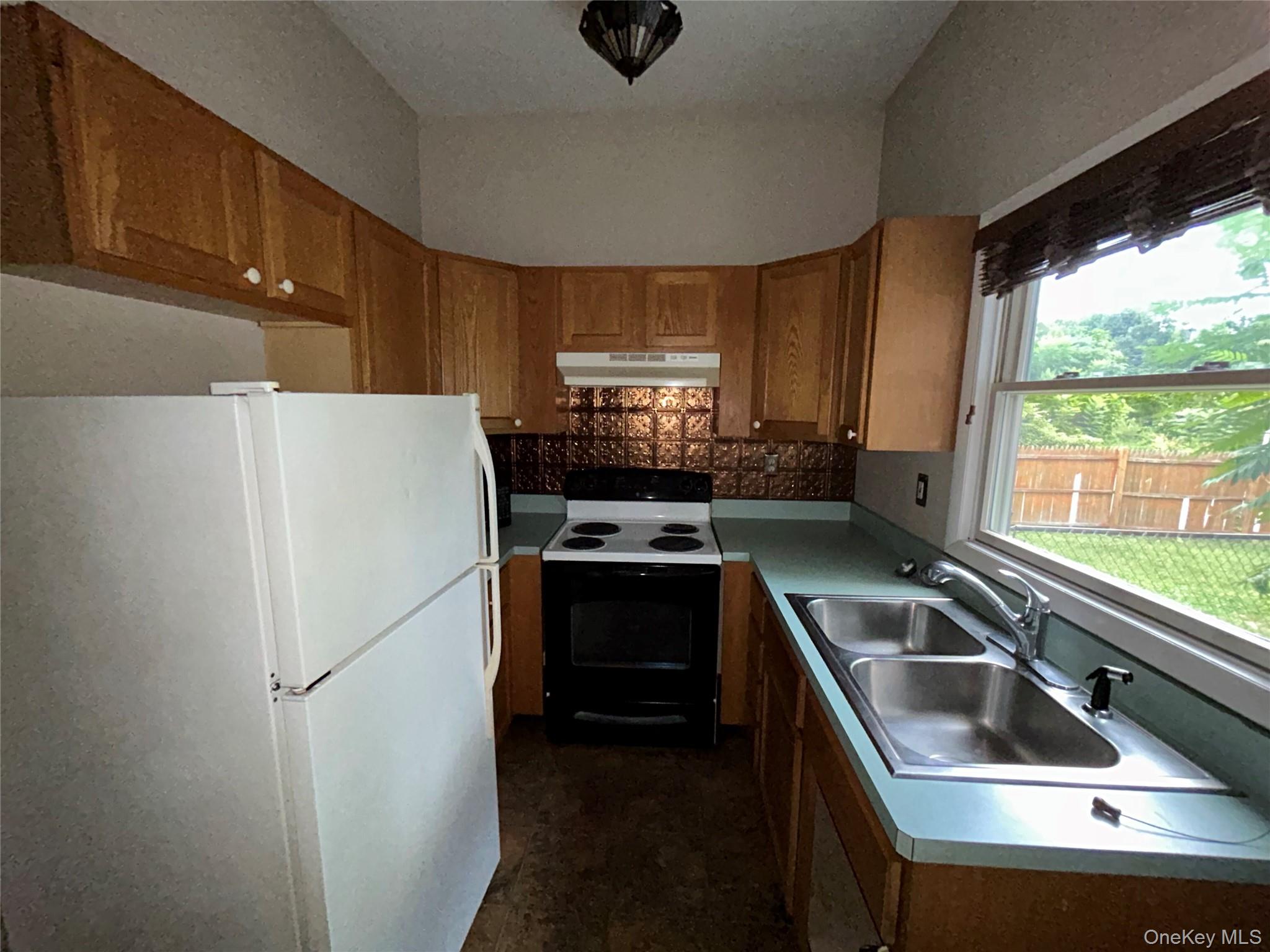 #6 photo, 69 Academy Street, Poughkeepsie , NY 12601