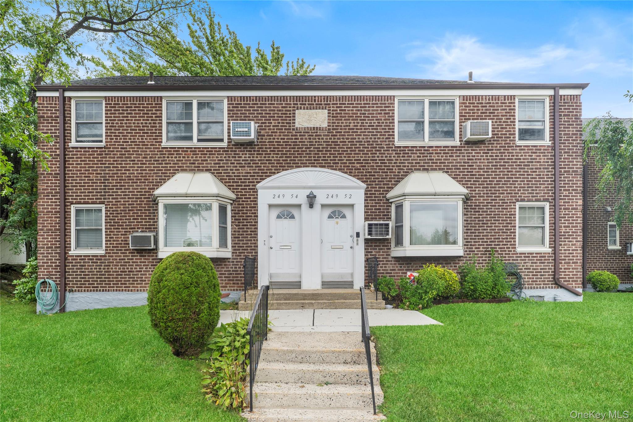 #1 photo, 249-52 57th Avenue, लिटिल नेक Little Neck , NY 11362