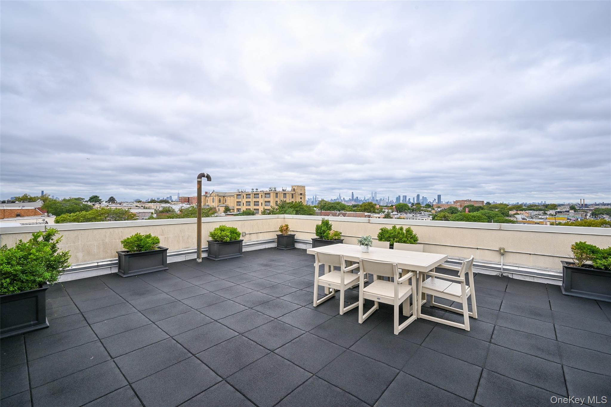 #14 photo, 6334 Fresh Pond Road, クイーンズ区 Ridgewood , NY 11385