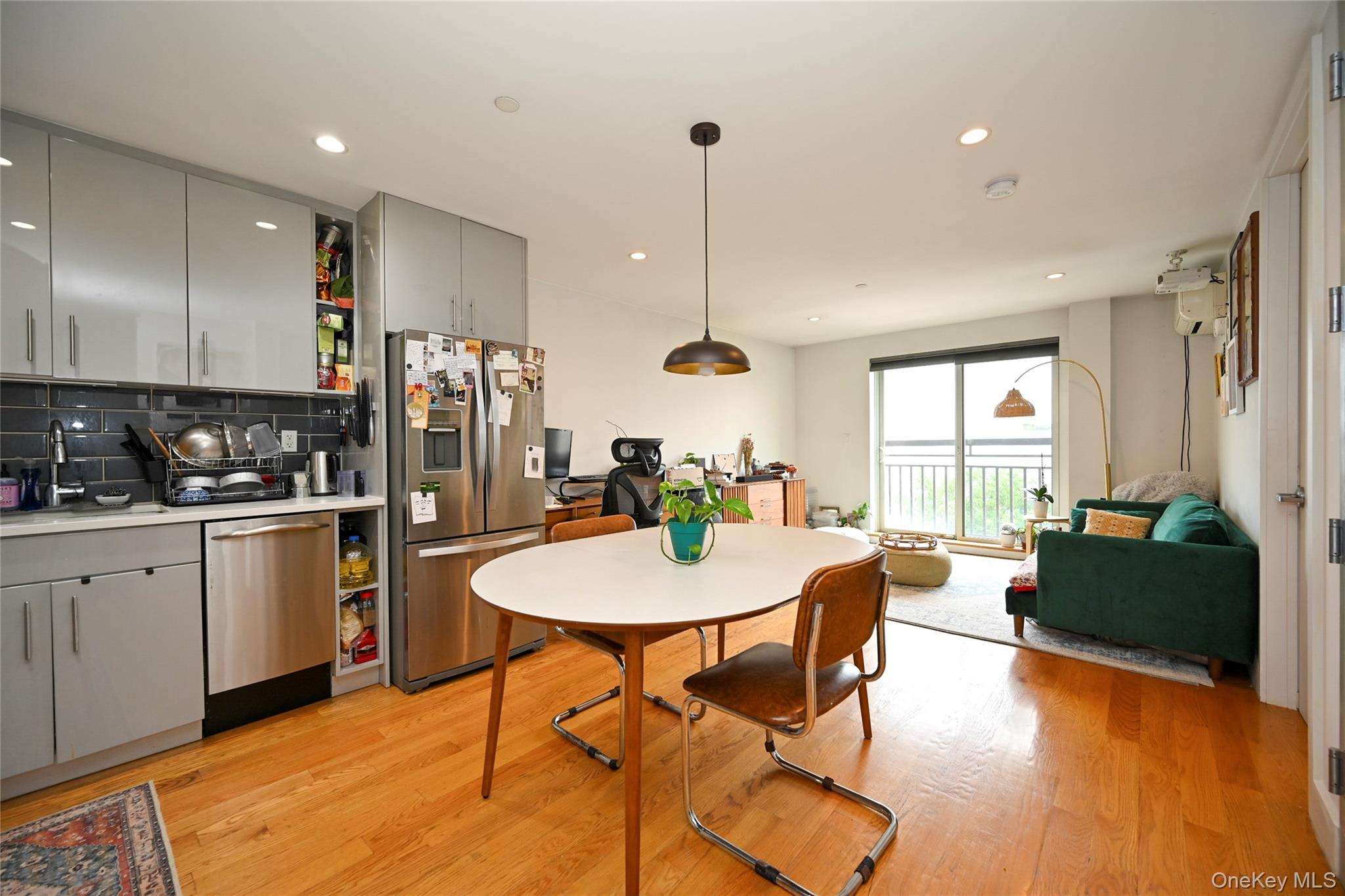 #5 photo, 6334 Fresh Pond Road, クイーンズ区 Ridgewood , NY 11385