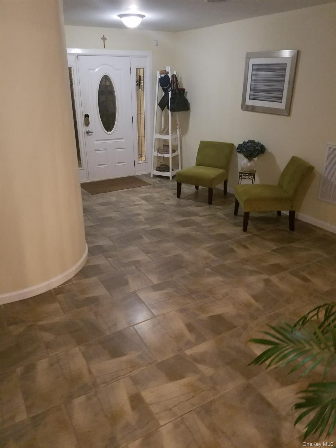 #11 photo, 170 Root Avenue, サフォーク郡 Central Islip , NY 11722