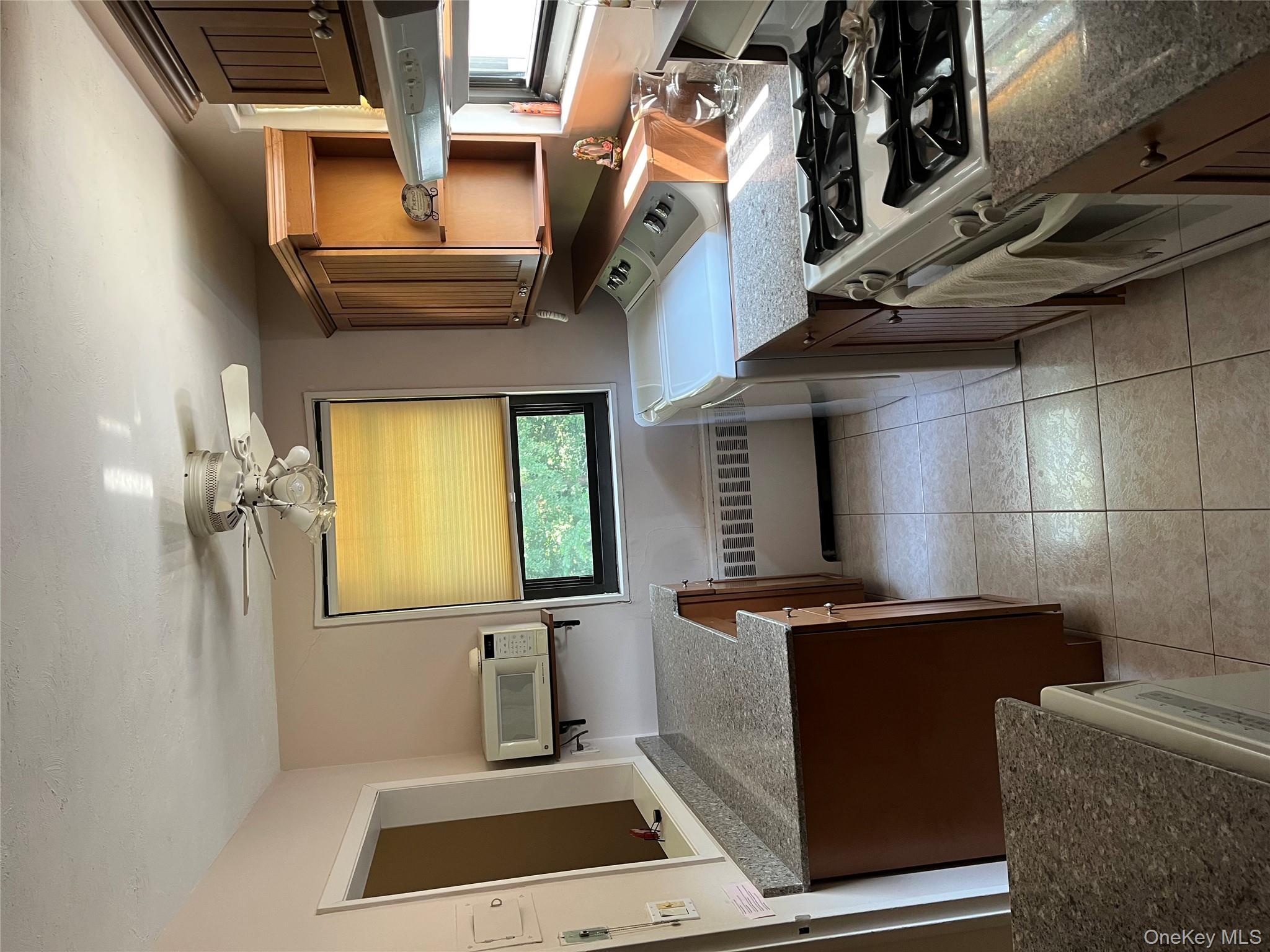 #2 photo, 21-38 202 Street, クイーンズ区 Bayside , NY 11360