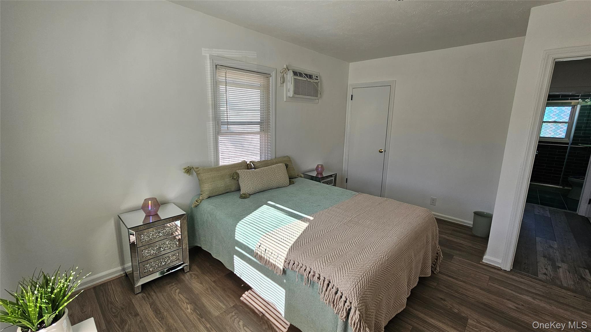 #11 photo, 956 Hillside Boulevard, ナッソー郡 New Hyde Park , NY 11040