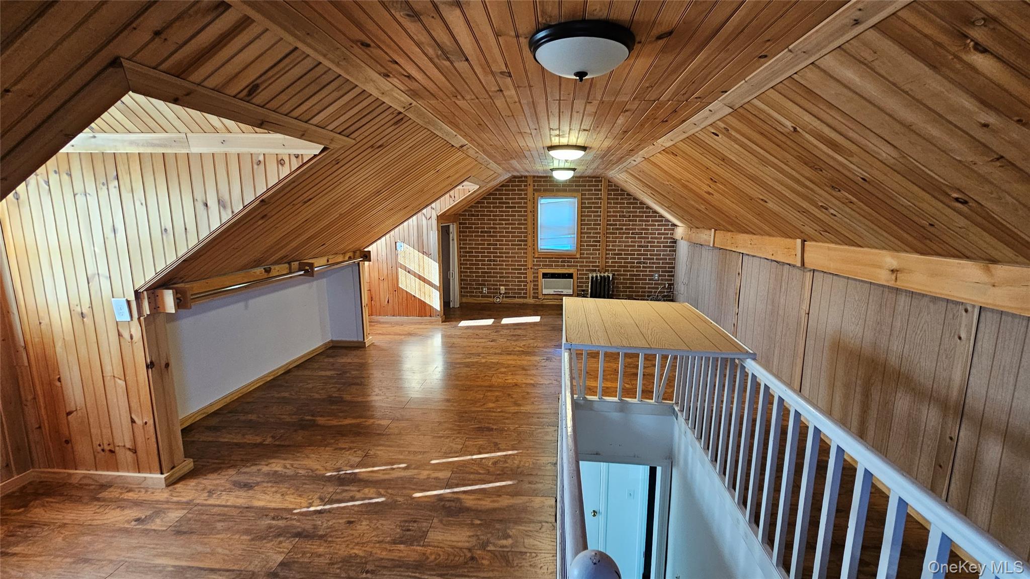 #16 photo, 956 Hillside Boulevard, ナッソー郡 New Hyde Park , NY 11040