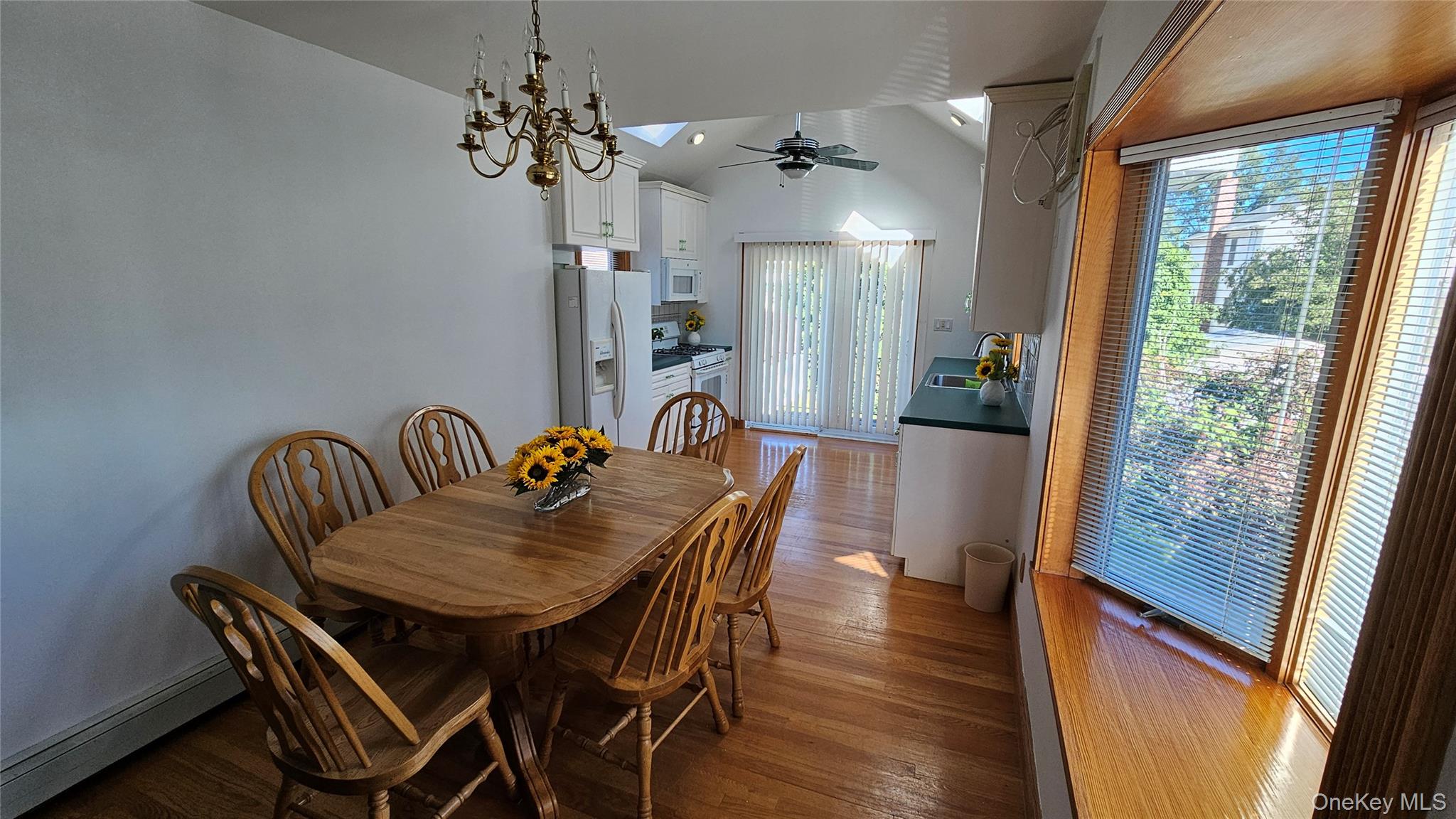 #2 photo, 956 Hillside Boulevard, ナッソー郡 New Hyde Park , NY 11040