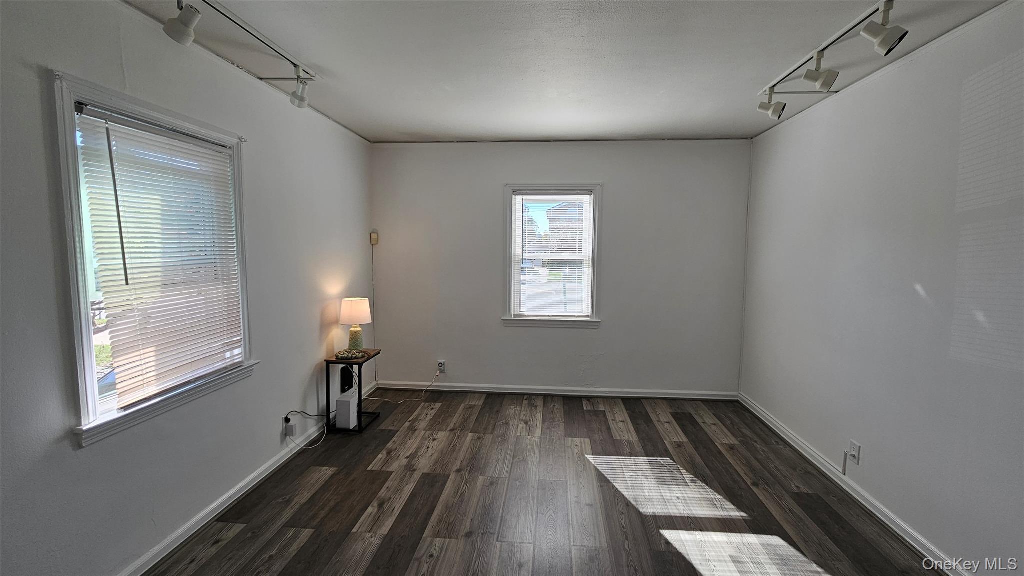 #5 photo, 956 Hillside Boulevard, ナッソー郡 New Hyde Park , NY 11040