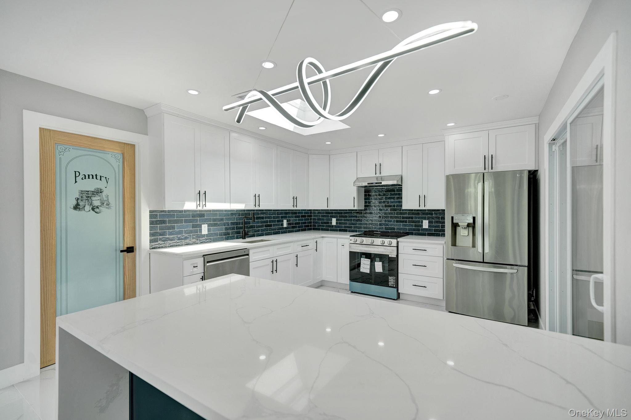 #6 photo, 18 Mist Lane, Westbury , NY 11590