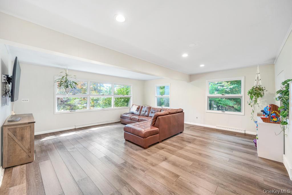 #15 photo, 12 Inwood Road, サフォーク郡 Center Moriches , NY 11934