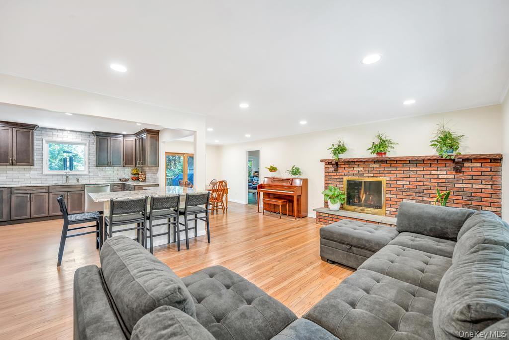 #4 photo, 12 Inwood Road, サフォーク郡 Center Moriches , NY 11934