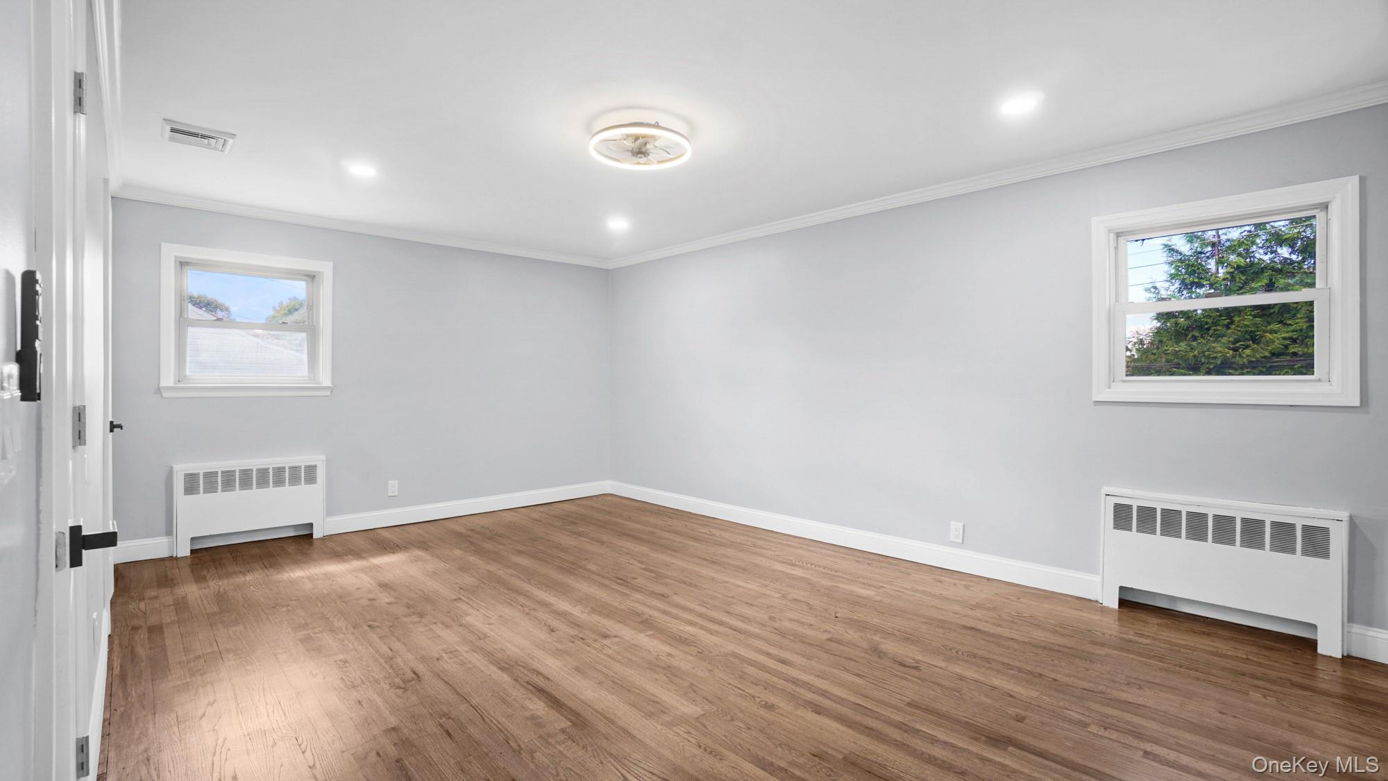 #12 photo, 827 Eastfield Road, ナッソー郡 Westbury , NY 11590