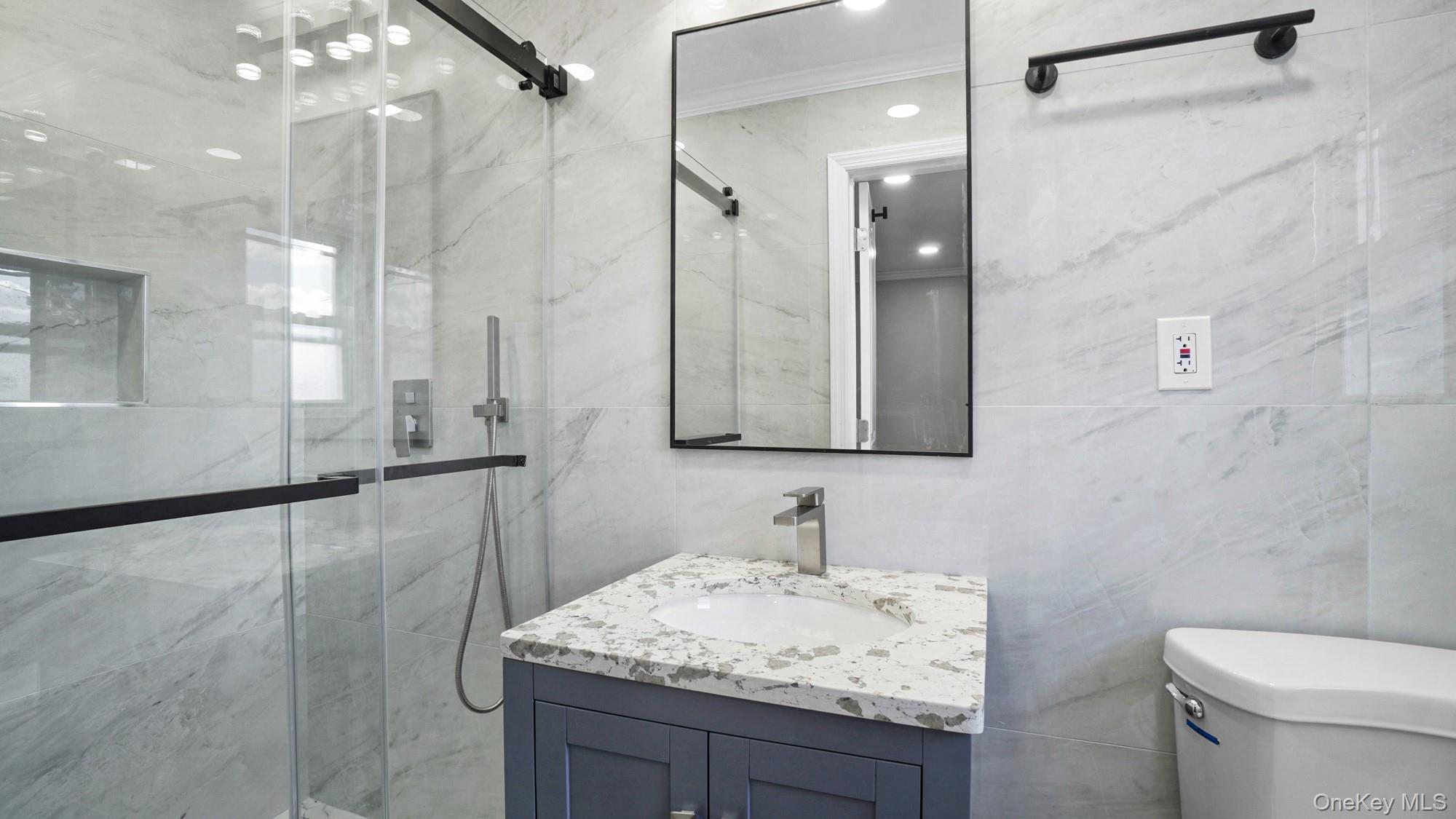 #14 photo, 827 Eastfield Road, ナッソー郡 Westbury , NY 11590