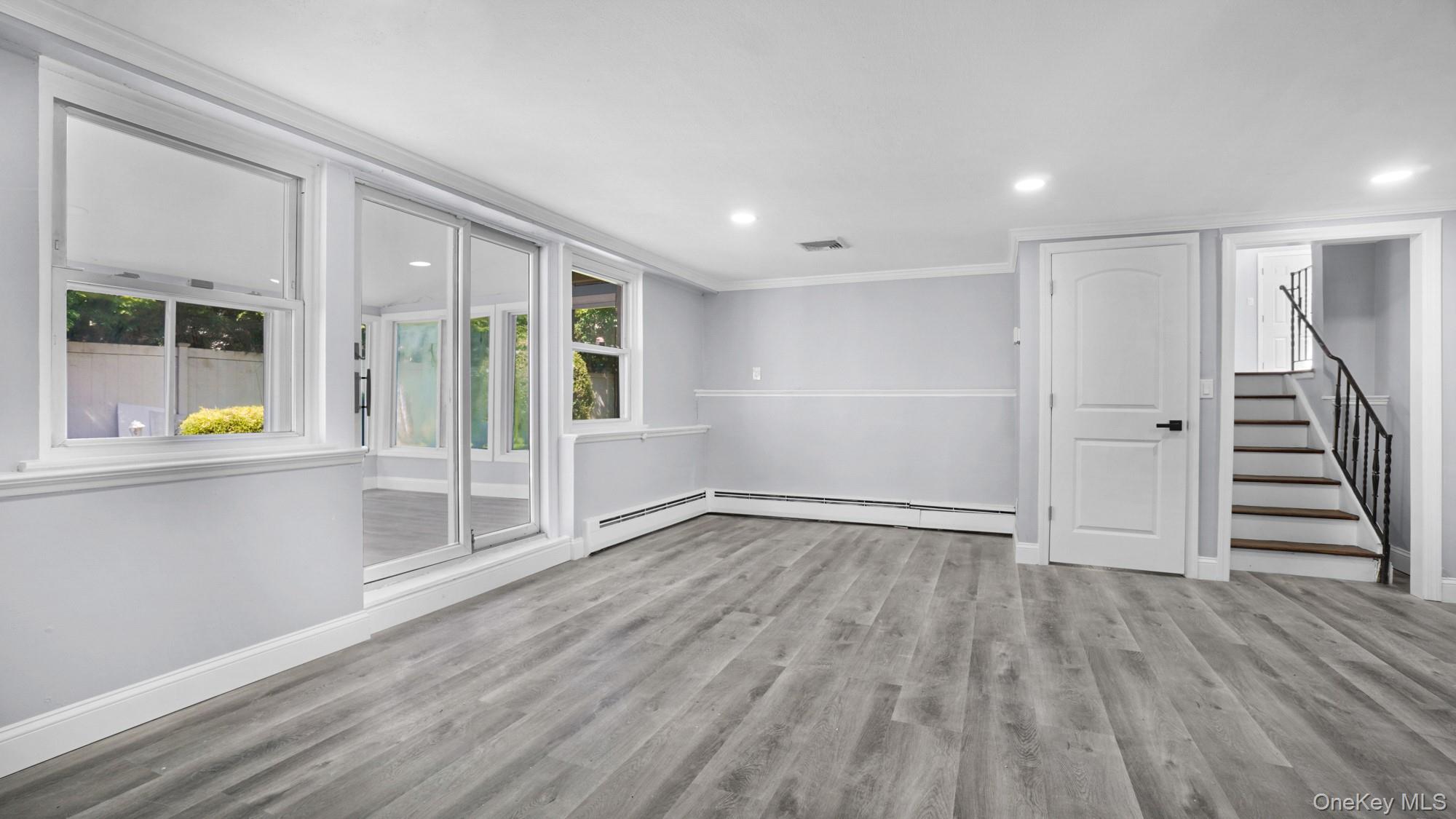 #17 photo, 827 Eastfield Road, ナッソー郡 Westbury , NY 11590