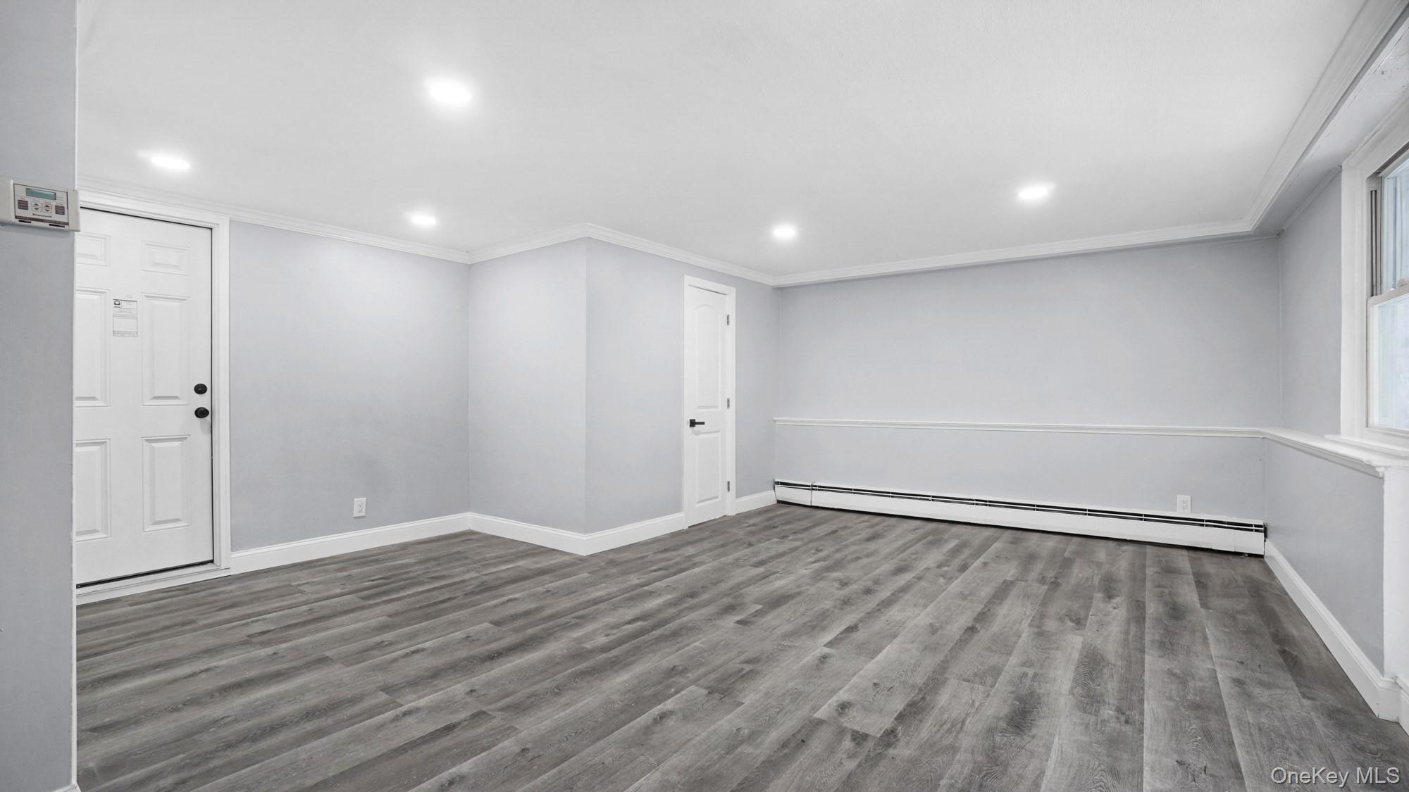 #18 photo, 827 Eastfield Road, ナッソー郡 Westbury , NY 11590