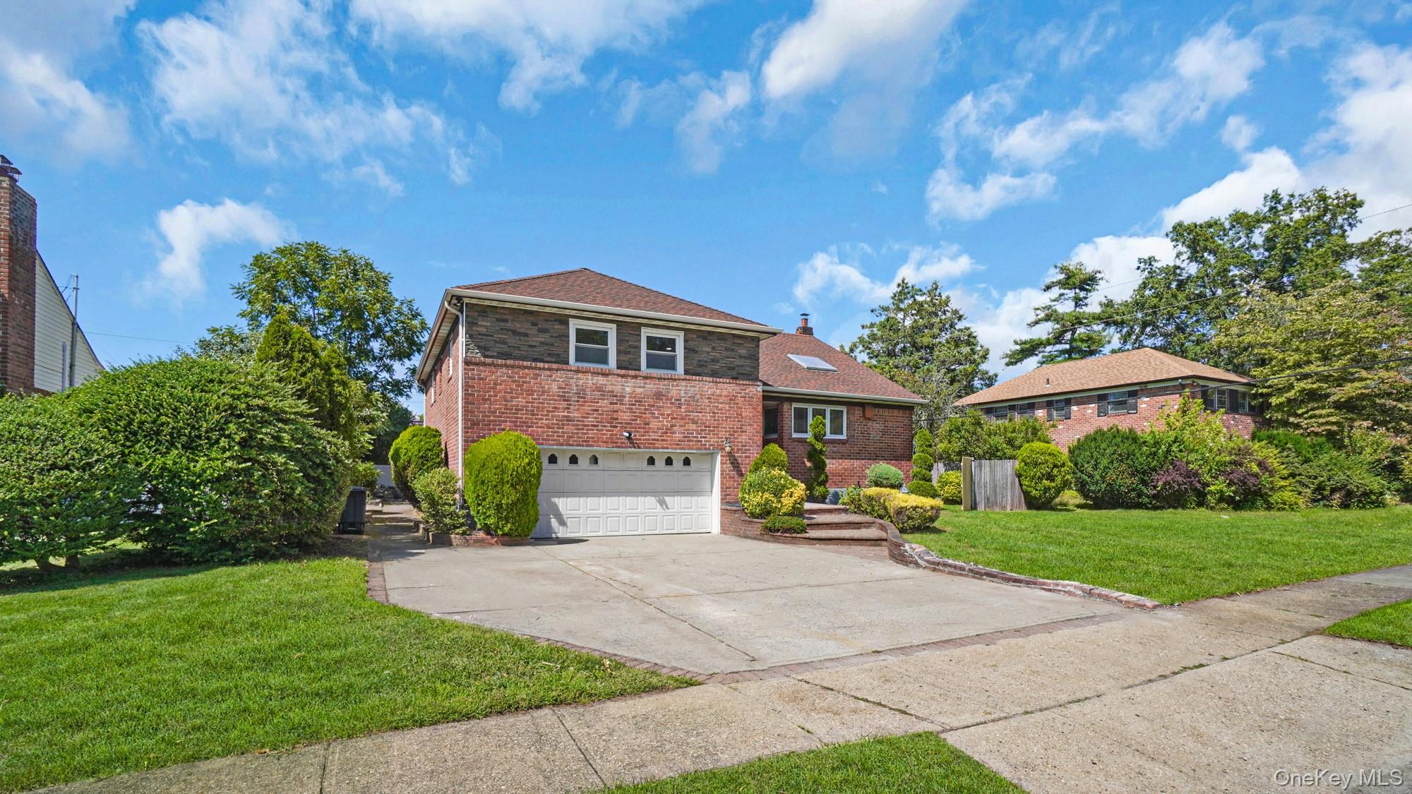 #2 photo, 827 Eastfield Road, ナッソー郡 Westbury , NY 11590