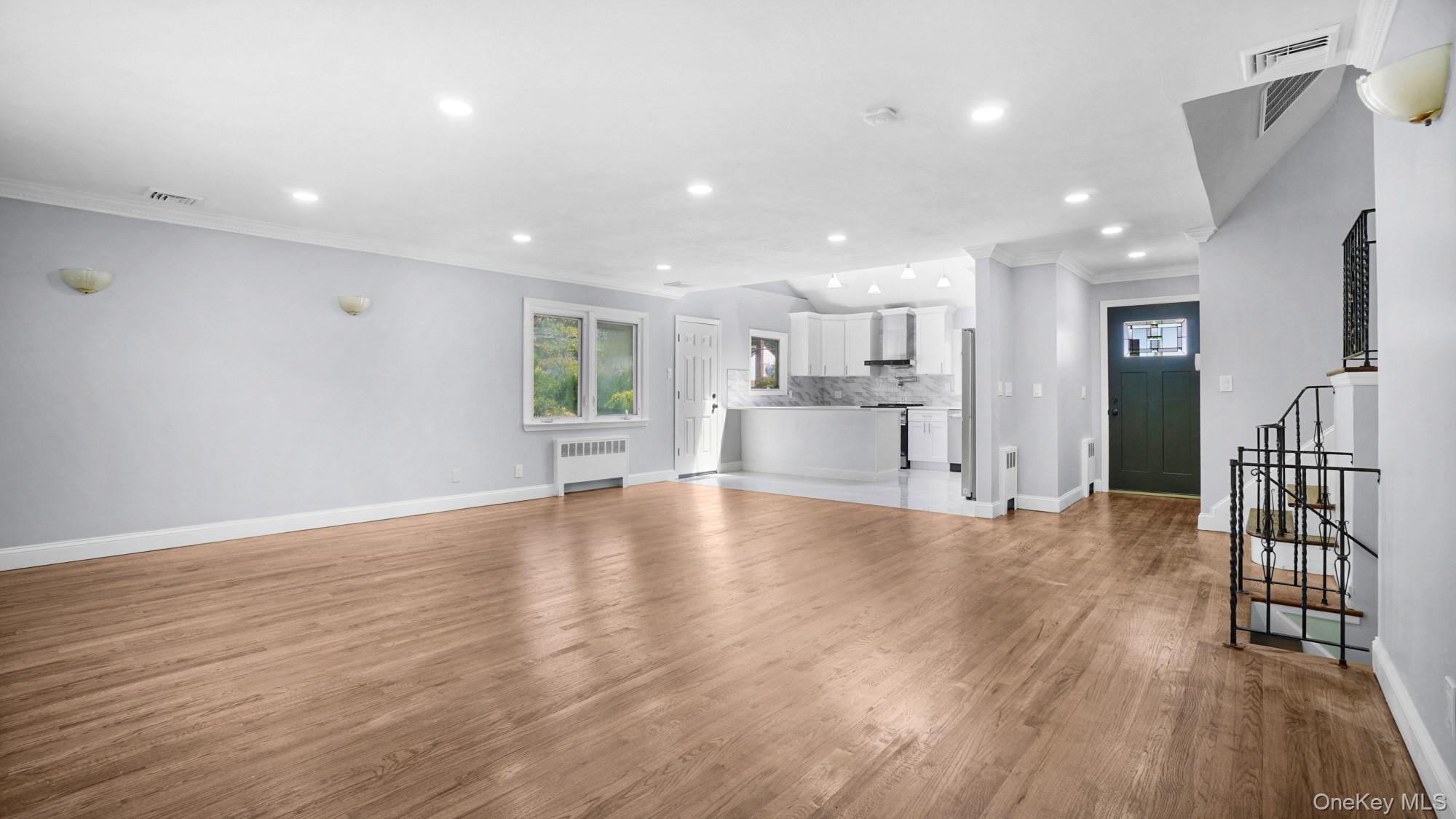 #5 photo, 827 Eastfield Road, ナッソー郡 Westbury , NY 11590